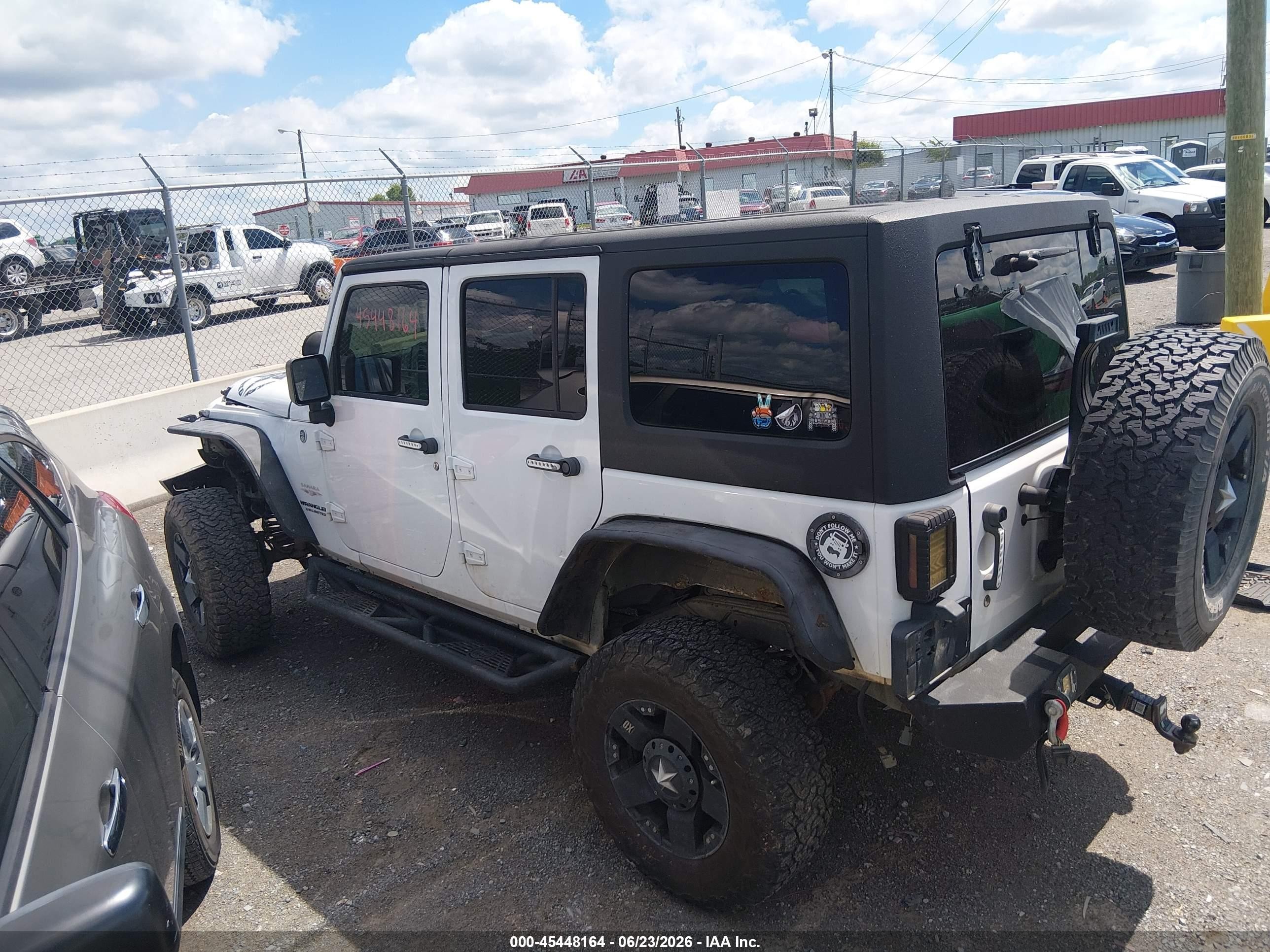2012 Jeep Wrangler Unlimited Sahara White vin: 1C4BJWEG1CL108354