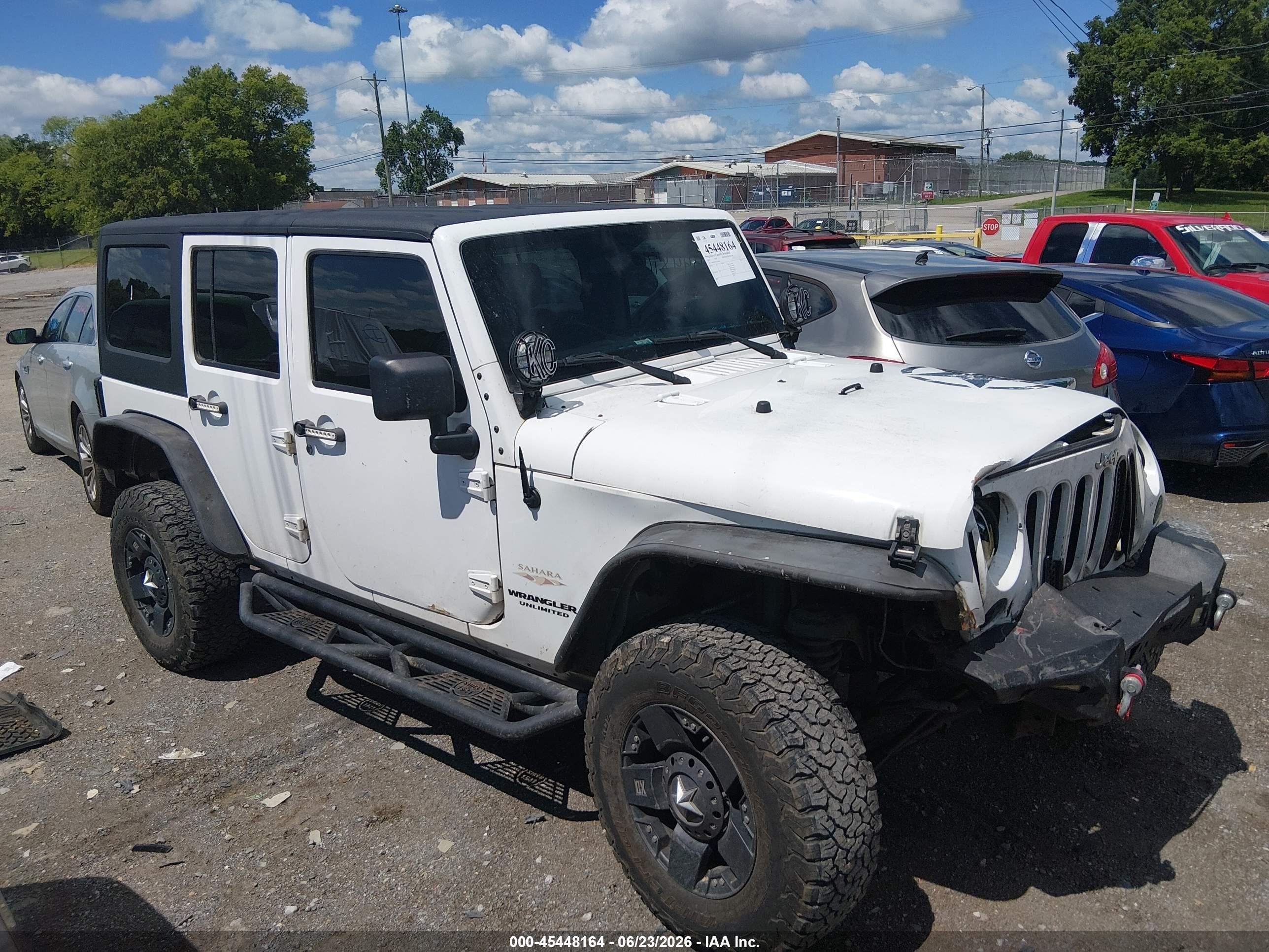 2012 Jeep Wrangler Unlimited Sahara White vin: 1C4BJWEG1CL108354