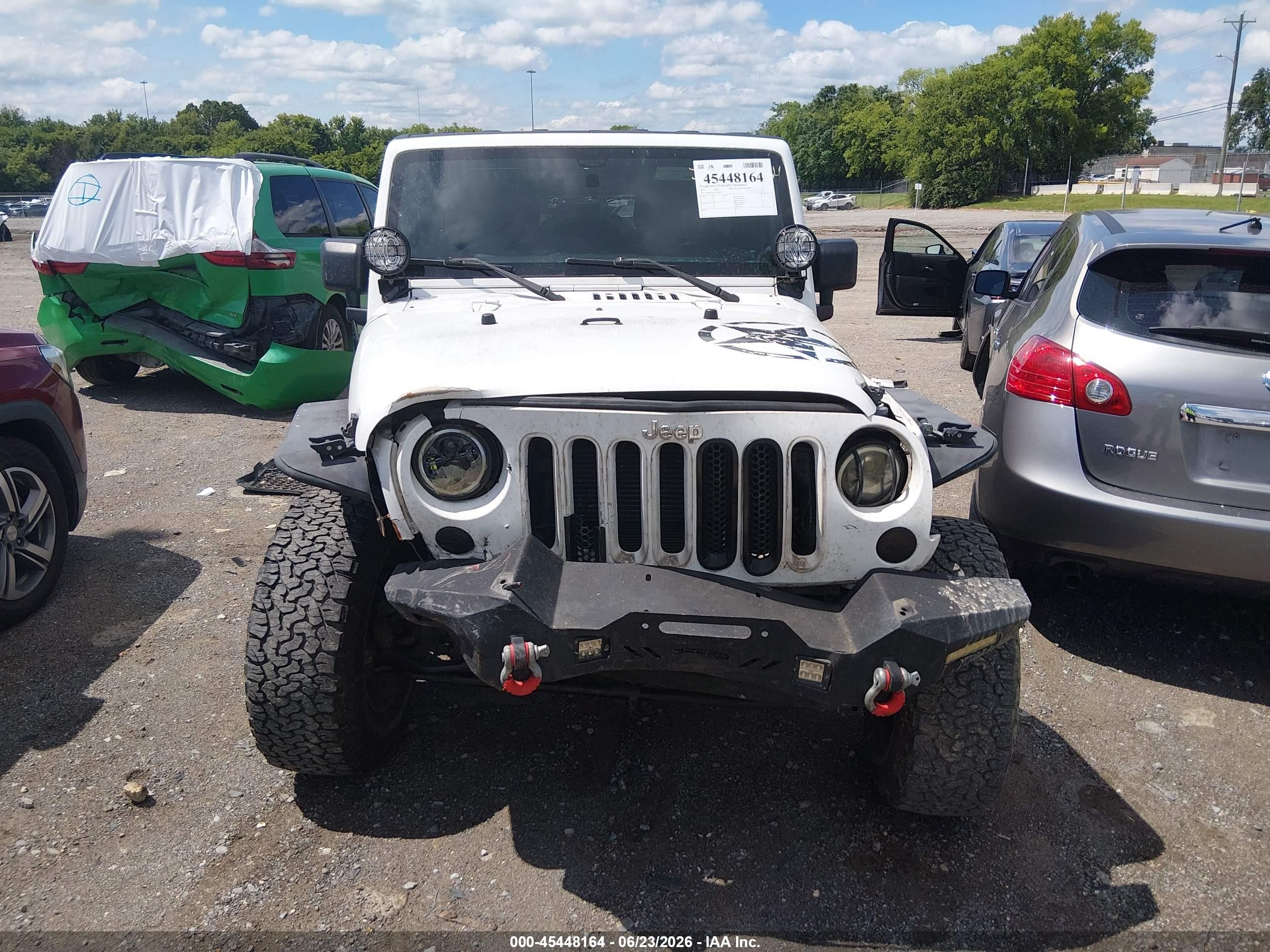 2012 Jeep Wrangler Unlimited Sahara White vin: 1C4BJWEG1CL108354