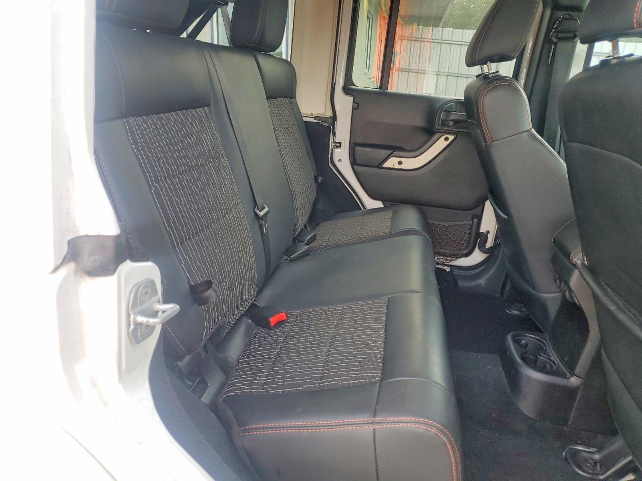 2012 Jeep Wrangler Unlimited Sahara White vin: 1C4BJWEG1CL169218