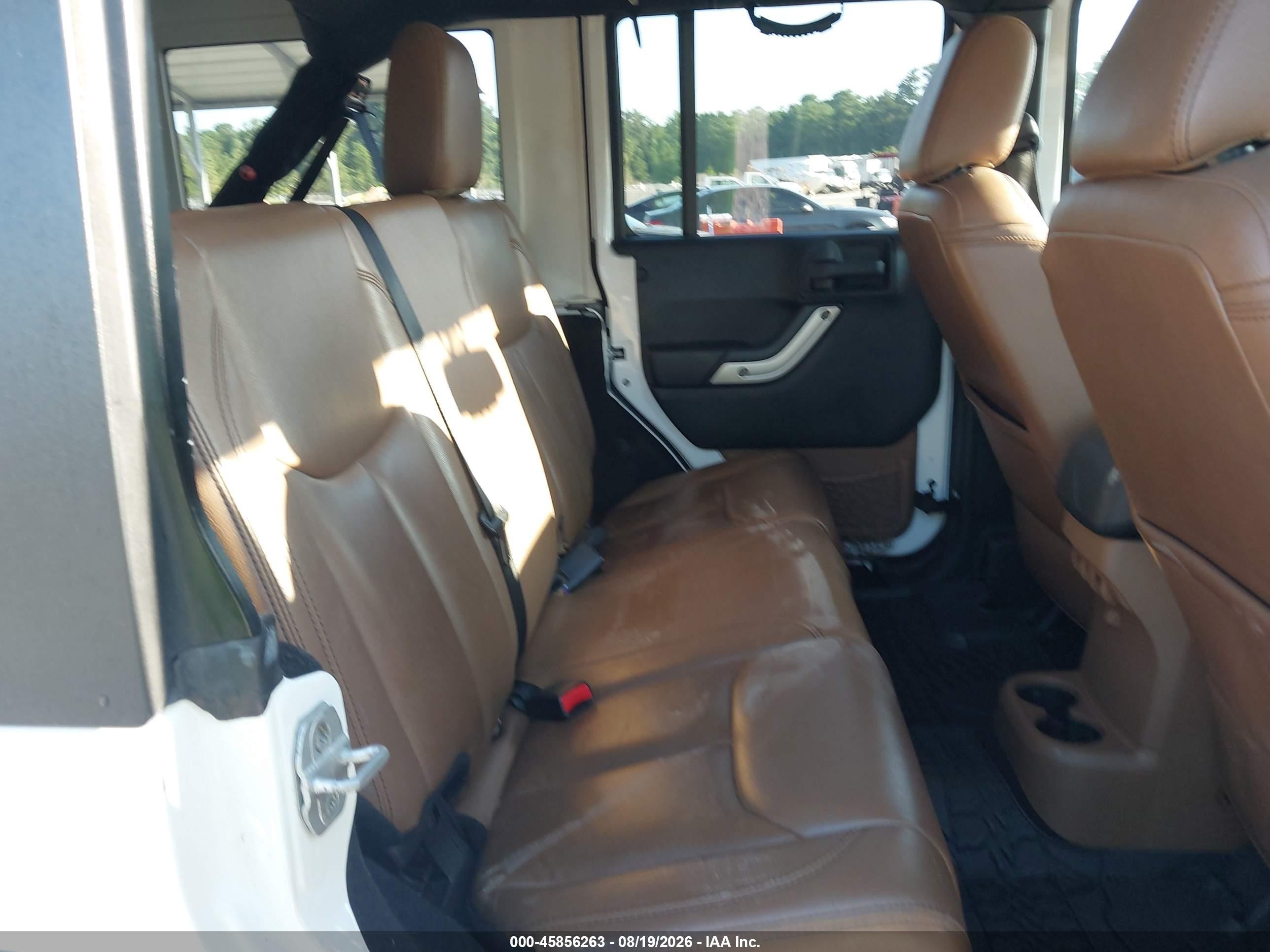 2013 Jeep Wrangler Unlimited Sahara White vin: 1C4BJWEG1DL530612