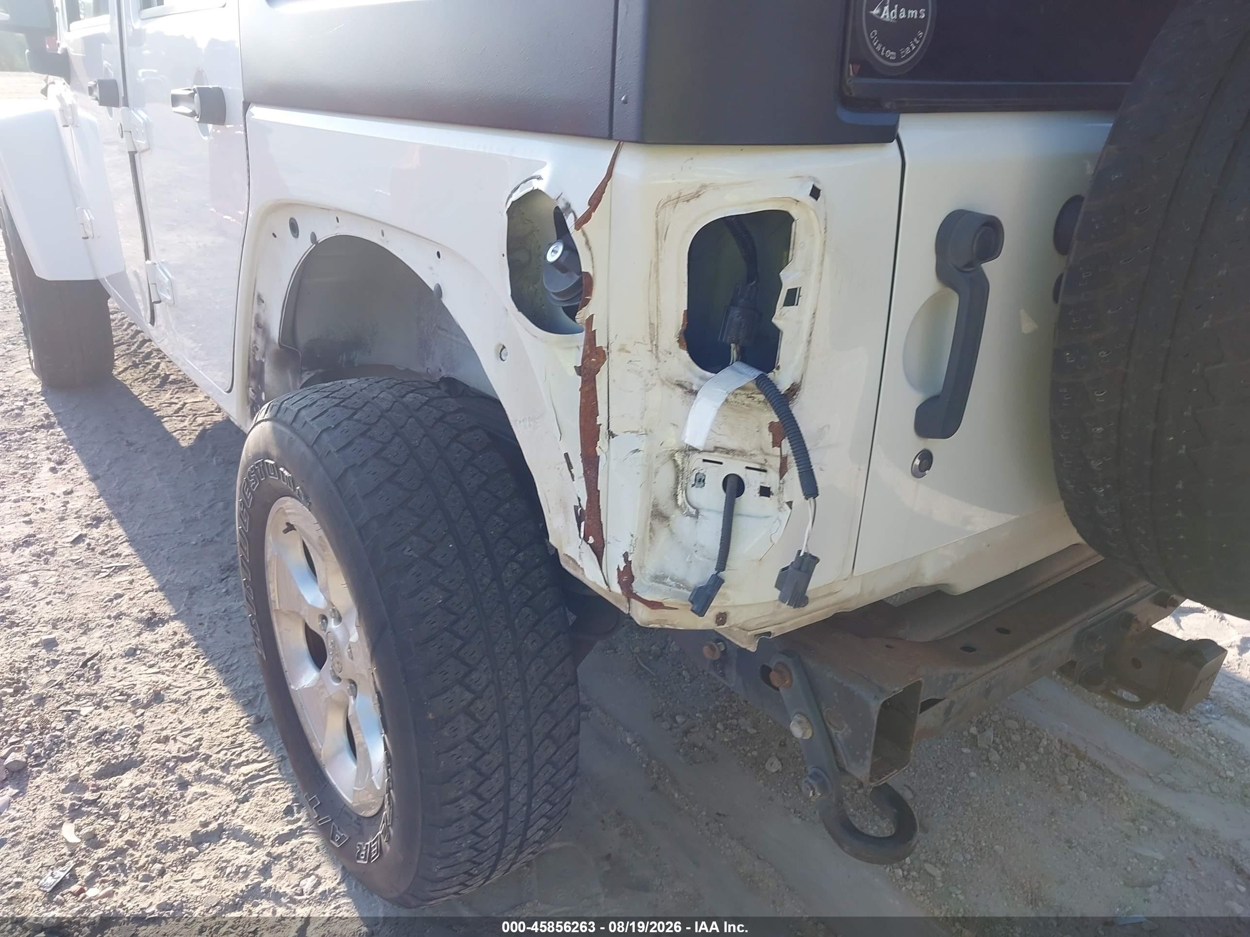2013 Jeep Wrangler Unlimited Sahara White vin: 1C4BJWEG1DL530612