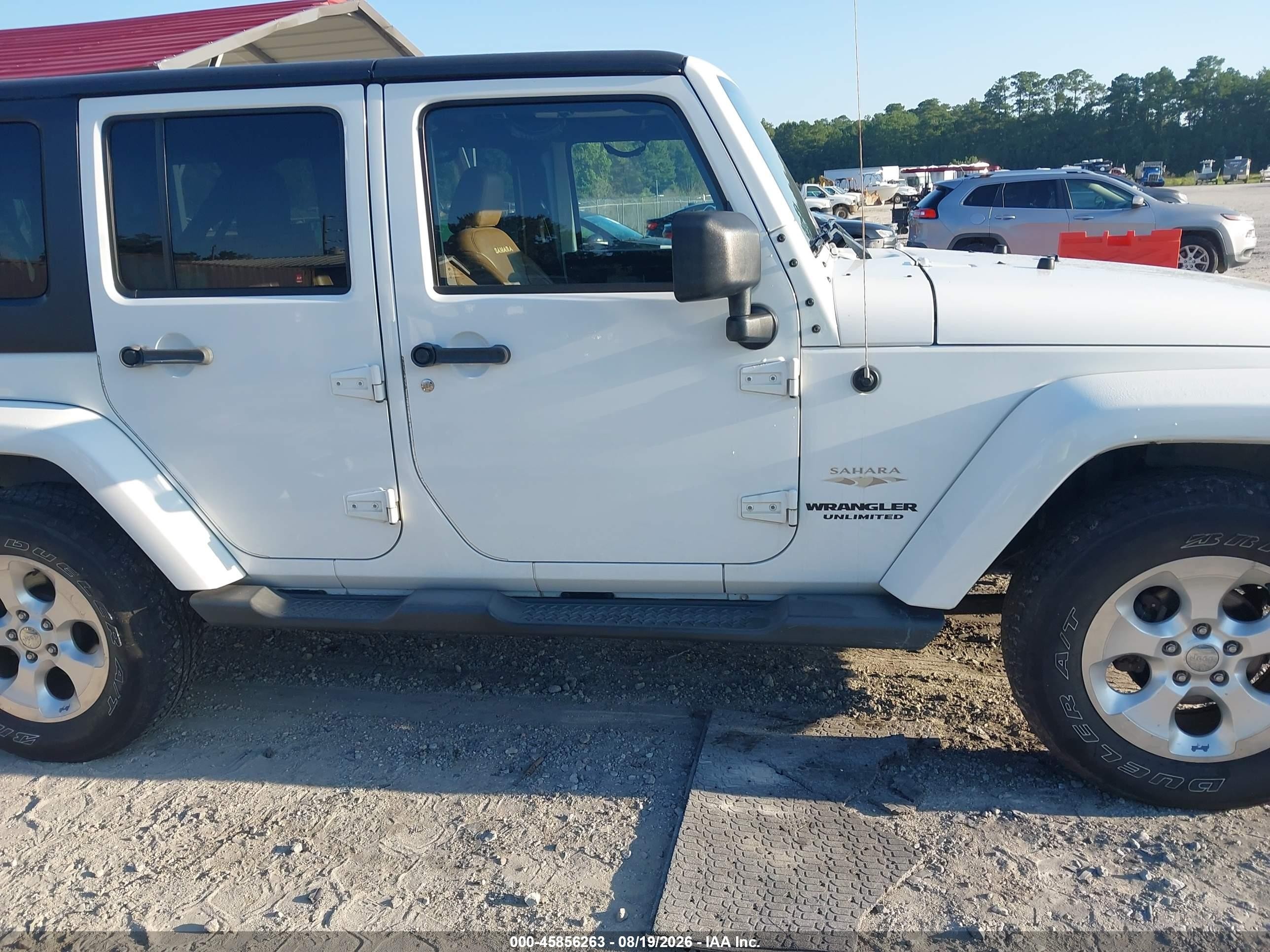 2013 Jeep Wrangler Unlimited Sahara White vin: 1C4BJWEG1DL530612