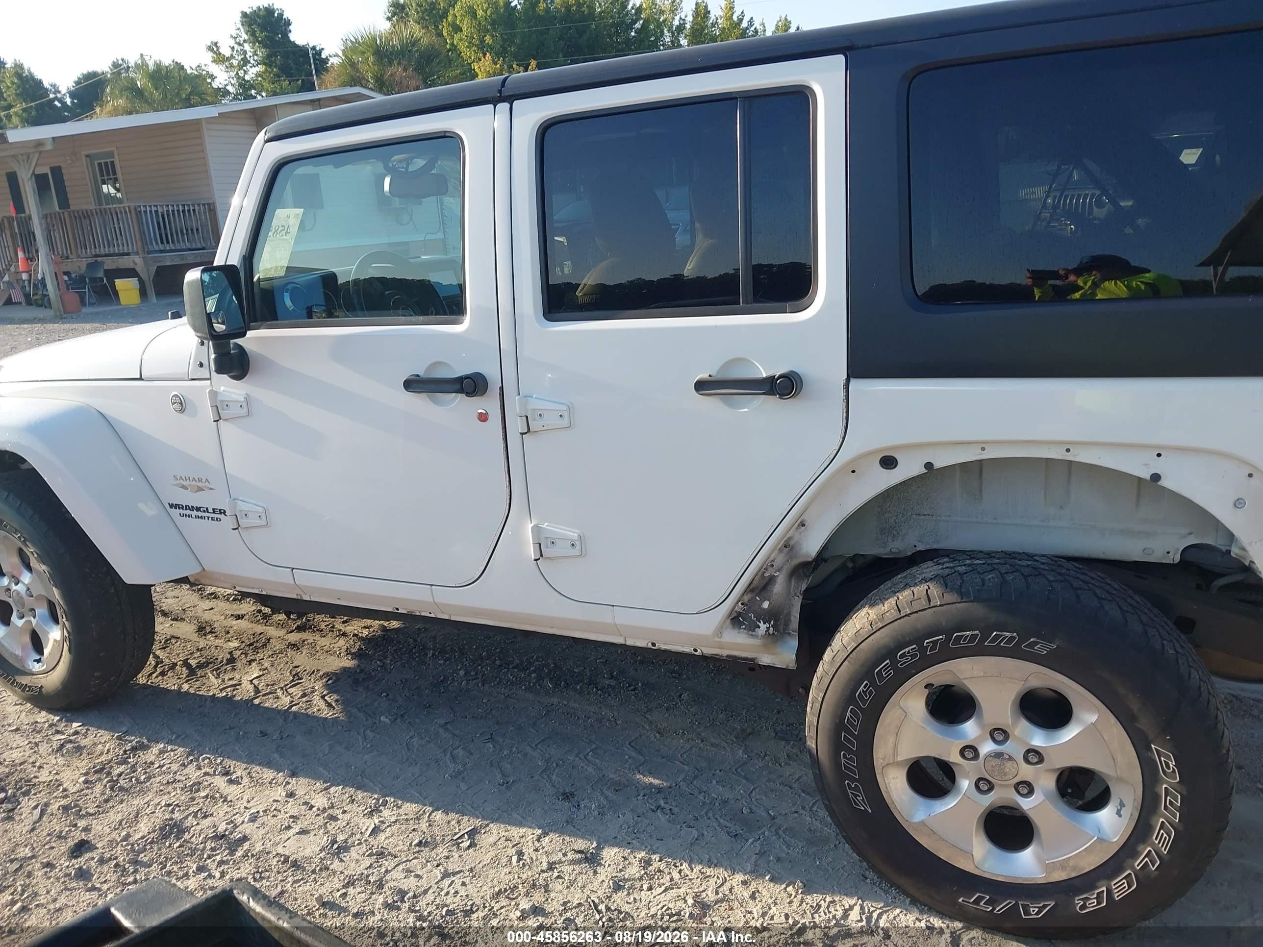 2013 Jeep Wrangler Unlimited Sahara White vin: 1C4BJWEG1DL530612