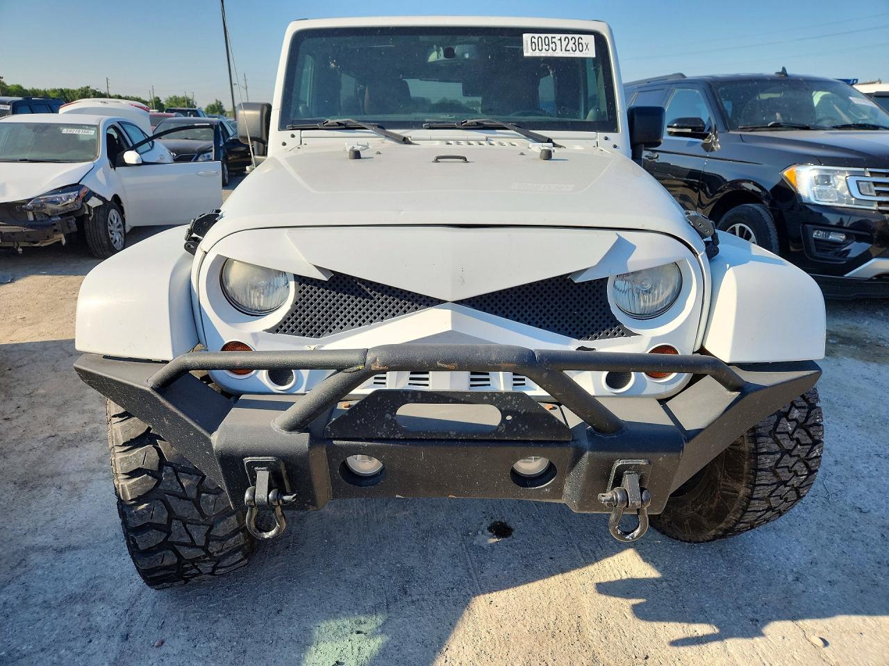 2013 Jeep Wrangler Unlimited Sahara White vin: 1C4BJWEG1DL550164
