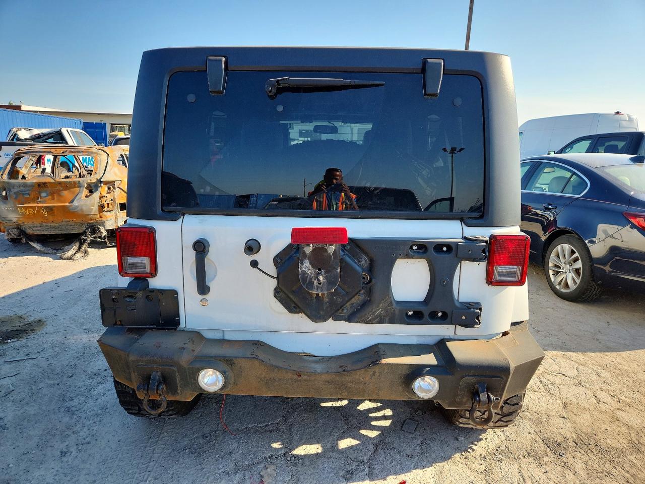 2013 Jeep Wrangler Unlimited Sahara White vin: 1C4BJWEG1DL550164