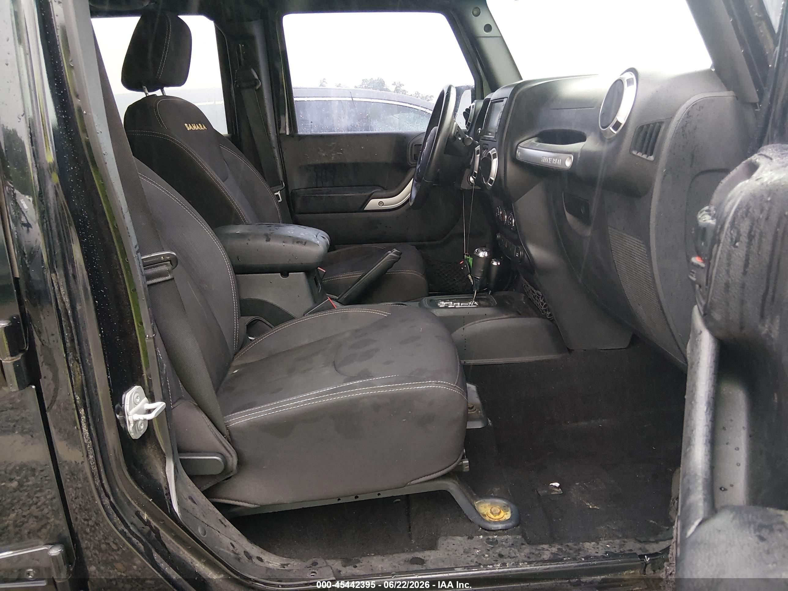 2013 Jeep Wrangler Unlimited Sahara Black vin: 1C4BJWEG1DL624957