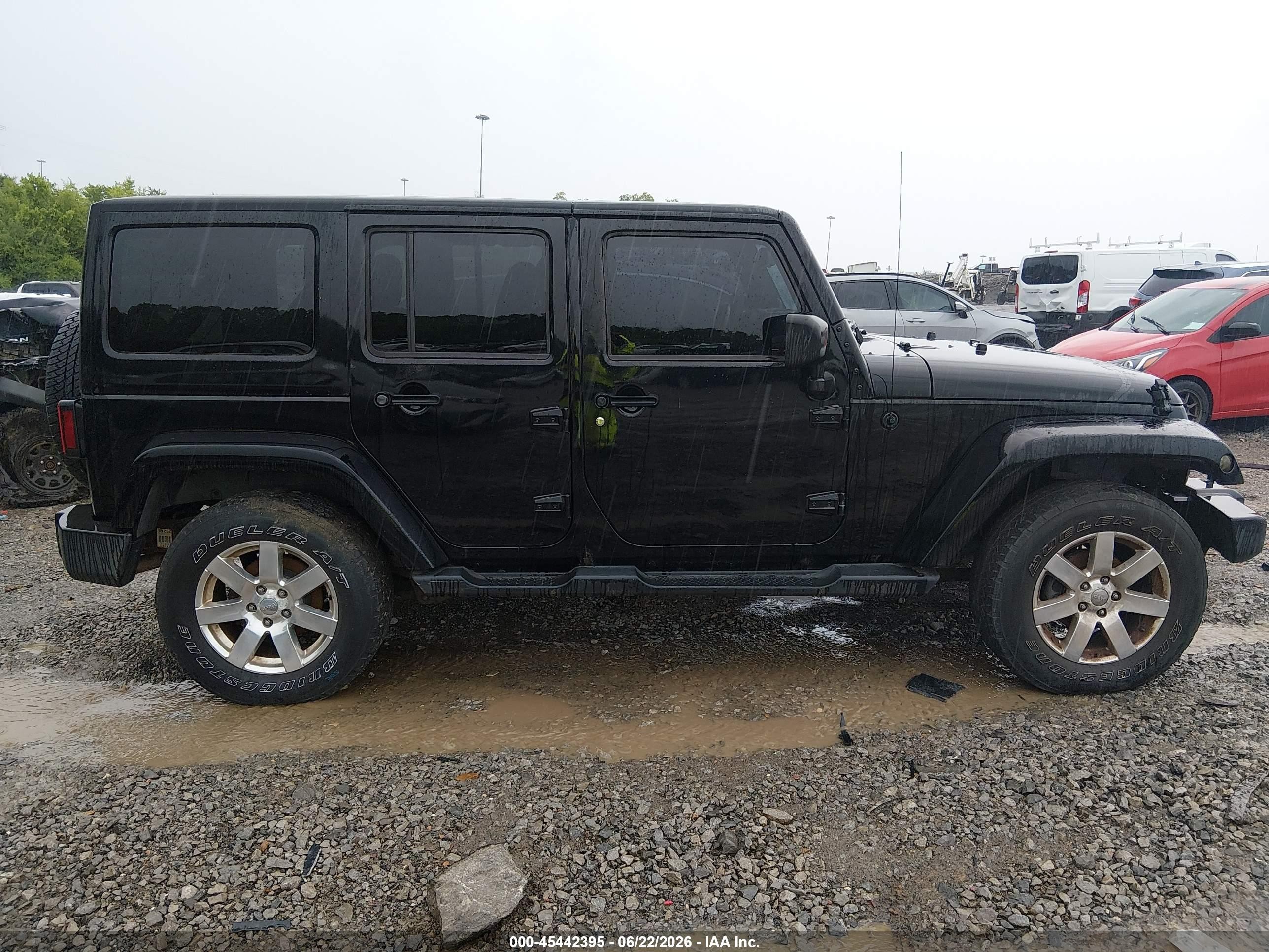 2013 Jeep Wrangler Unlimited Sahara Black vin: 1C4BJWEG1DL624957