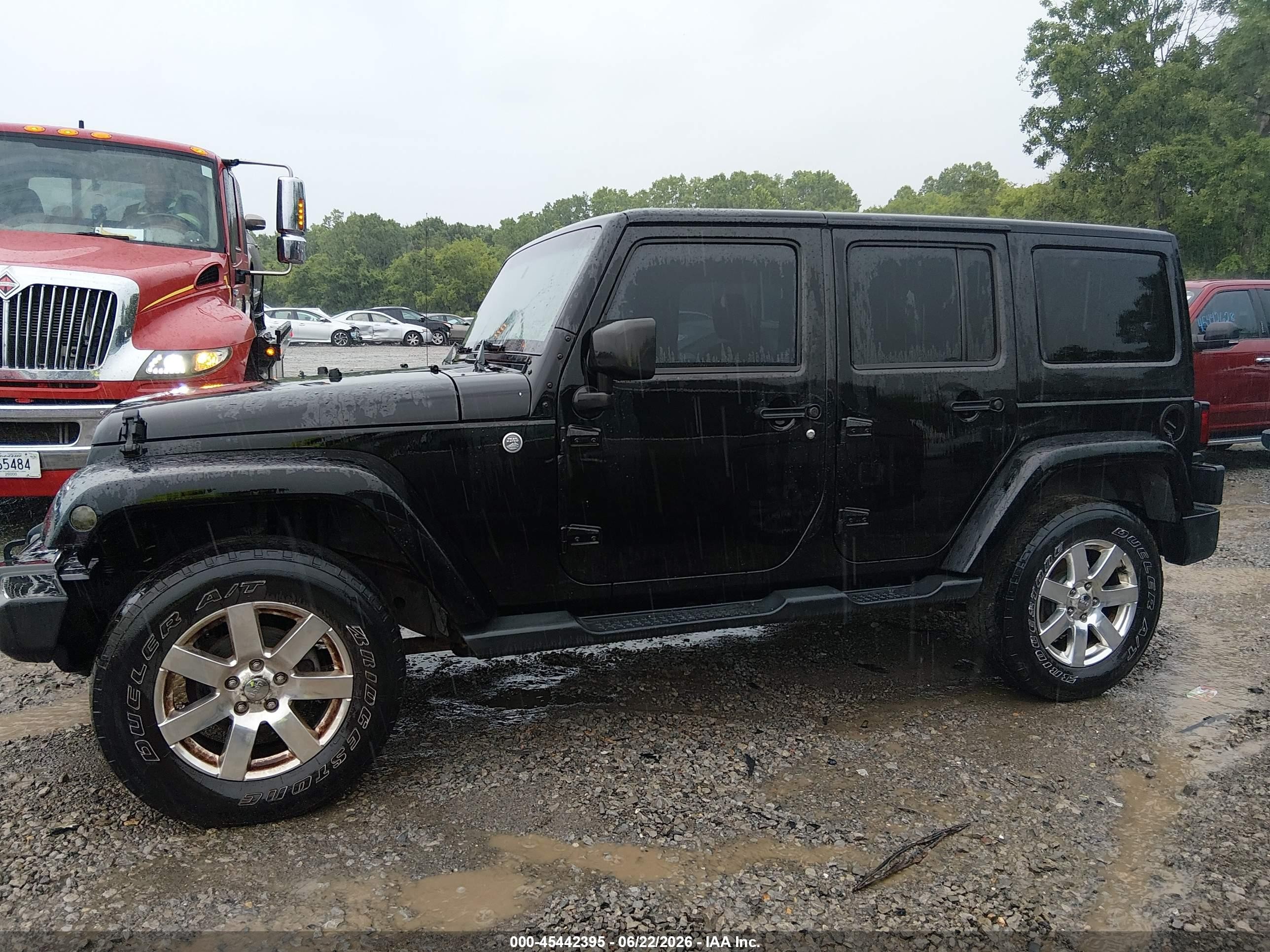 2013 Jeep Wrangler Unlimited Sahara Black vin: 1C4BJWEG1DL624957