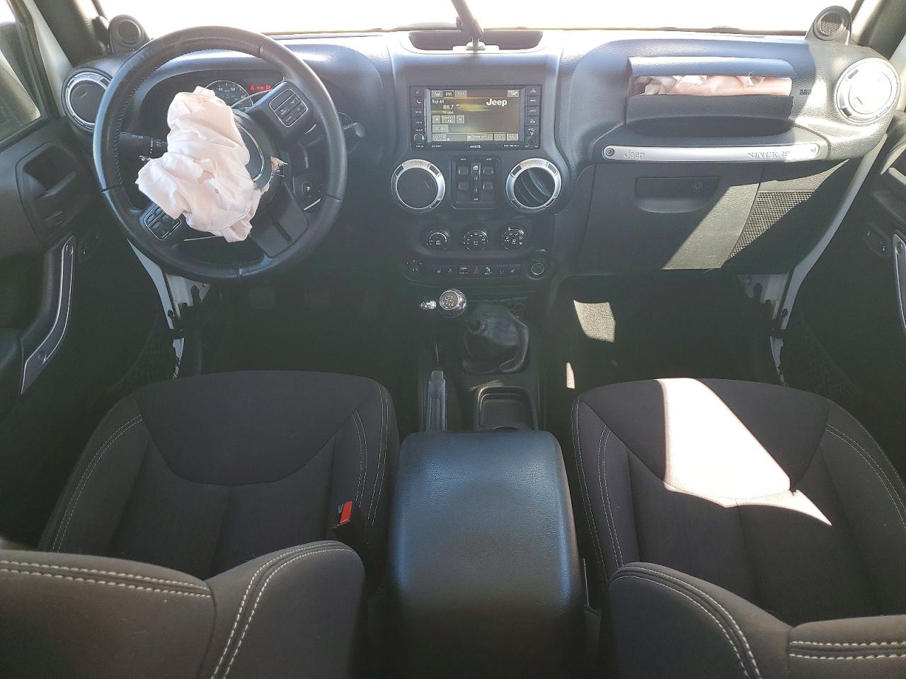 2013 Jeep Wrangler Unlimited Sahara Белый vin: 1C4BJWEG1DL641516