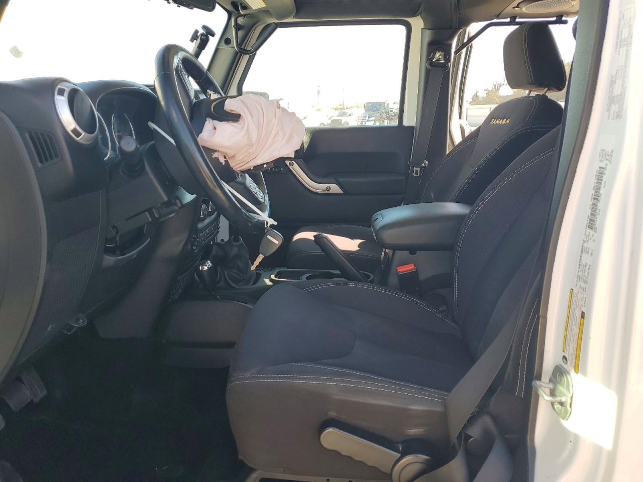 2013 Jeep Wrangler Unlimited Sahara Белый vin: 1C4BJWEG1DL641516