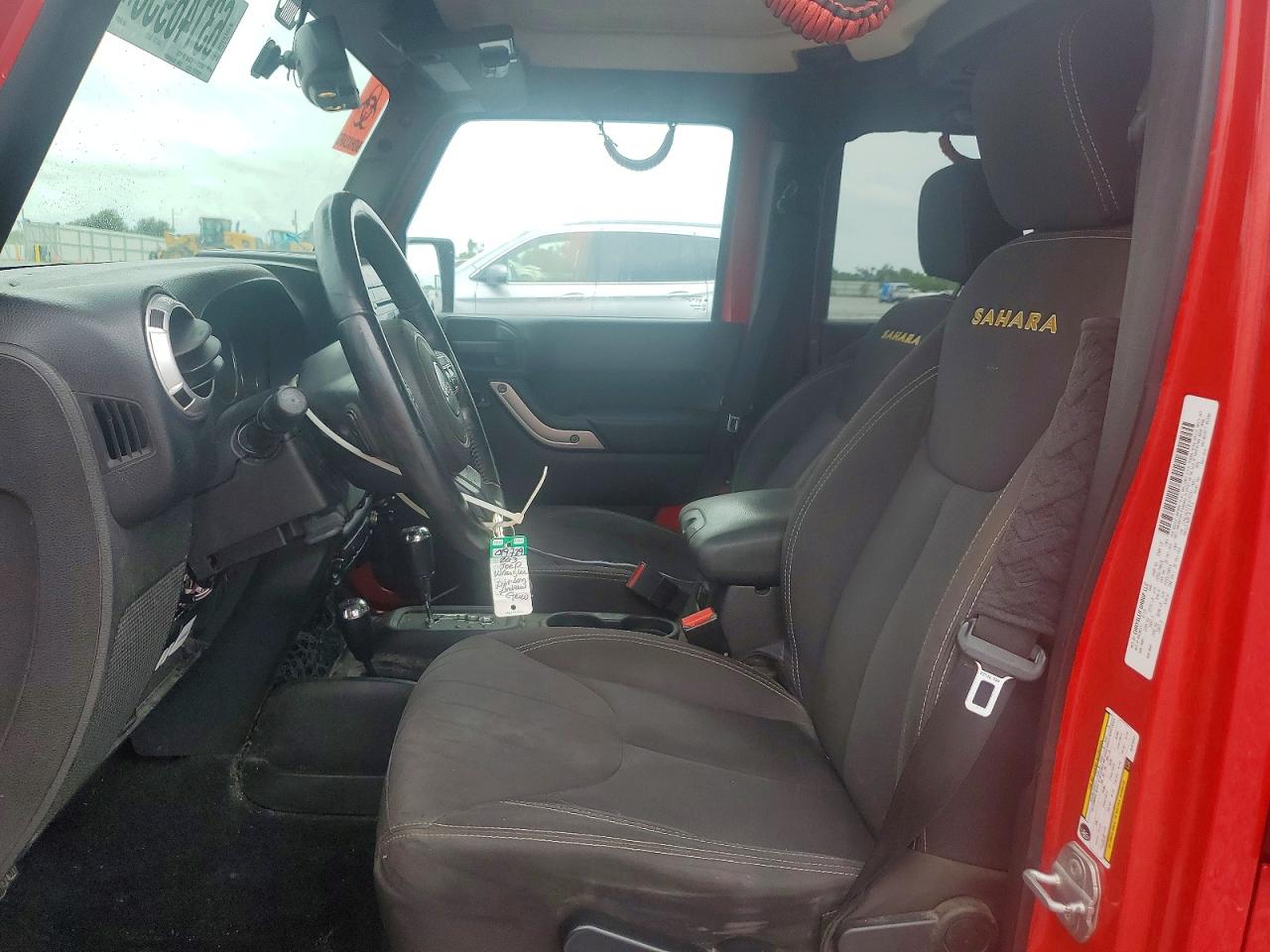 2013 Jeep Wrangler Unlimited Sahara Red vin: 1C4BJWEG1DL675231