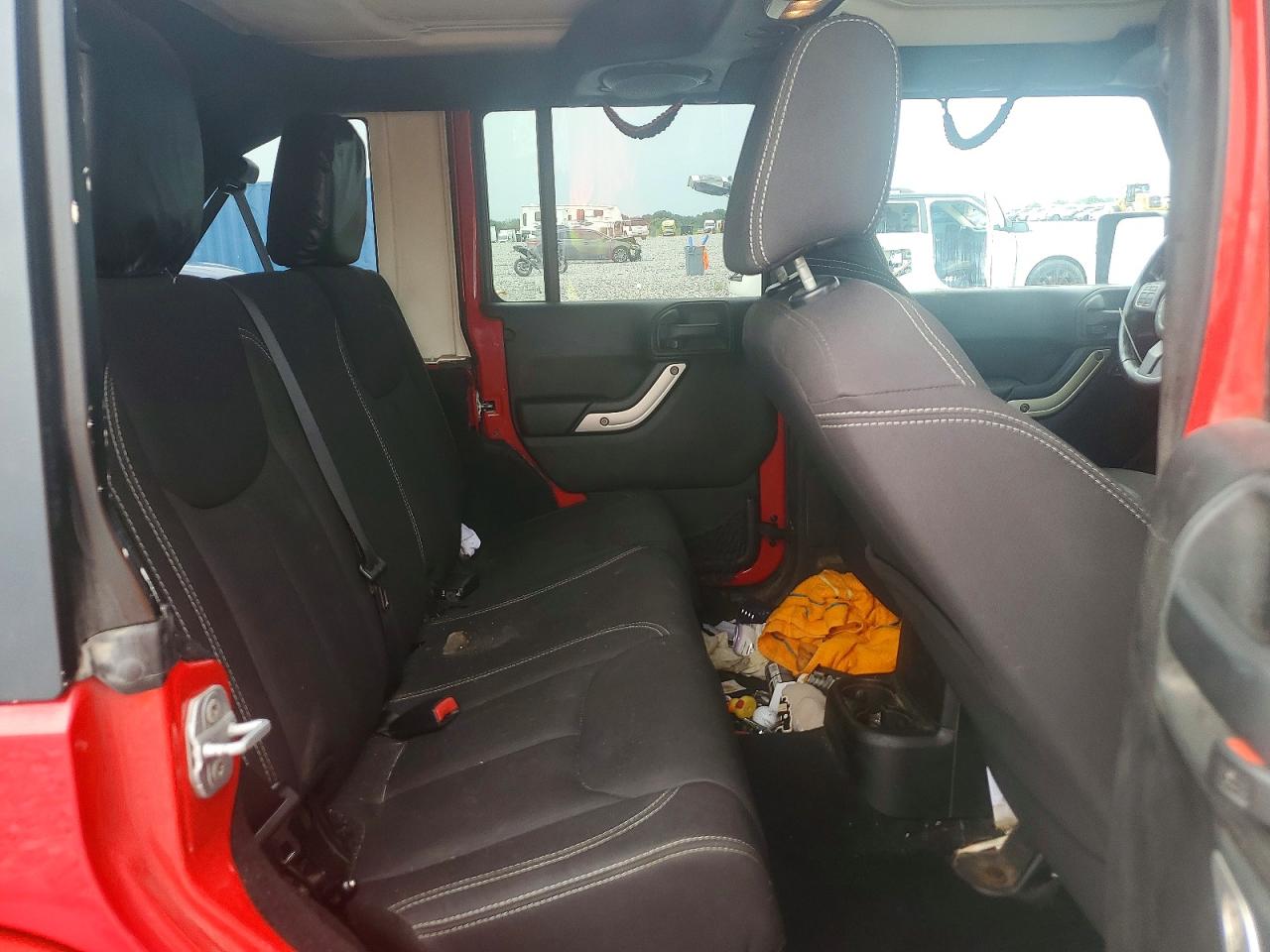 2013 Jeep Wrangler Unlimited Sahara Red vin: 1C4BJWEG1DL675231