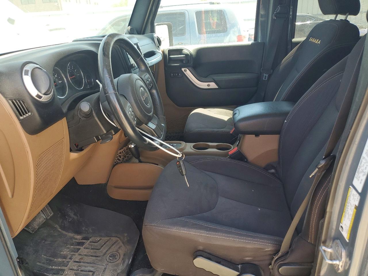 2014 Jeep Wrangler Unlimited Sahara Gray vin: 1C4BJWEG1EL106199
