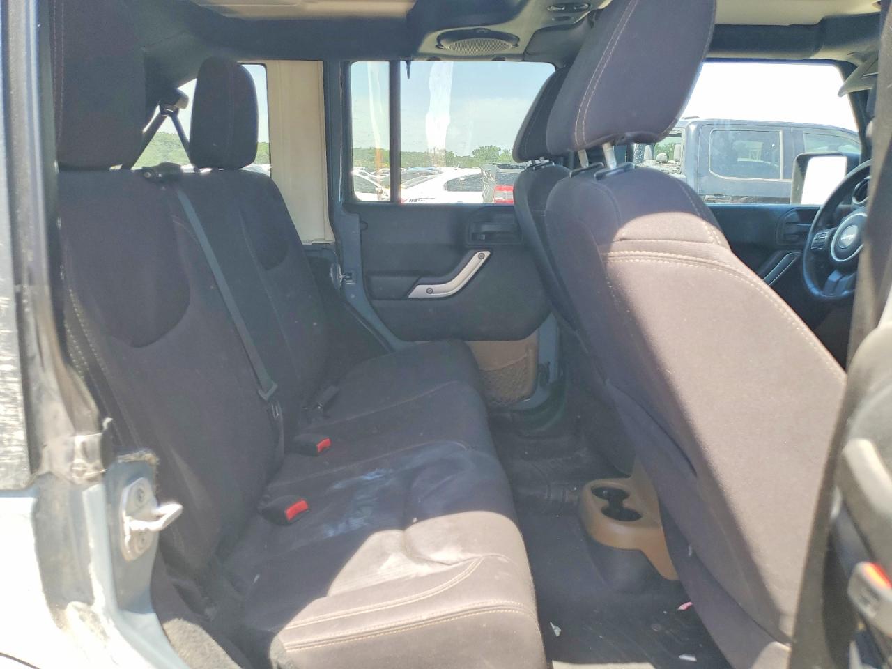 2014 Jeep Wrangler Unlimited Sahara Gray vin: 1C4BJWEG1EL106199