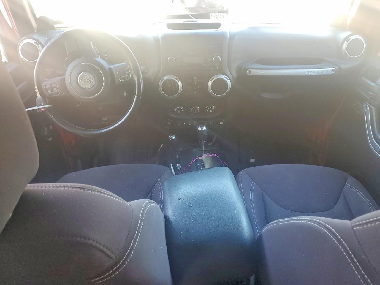 2014 Jeep Wrangler Unlimited Sahara Red vin: 1C4BJWEG1EL132267