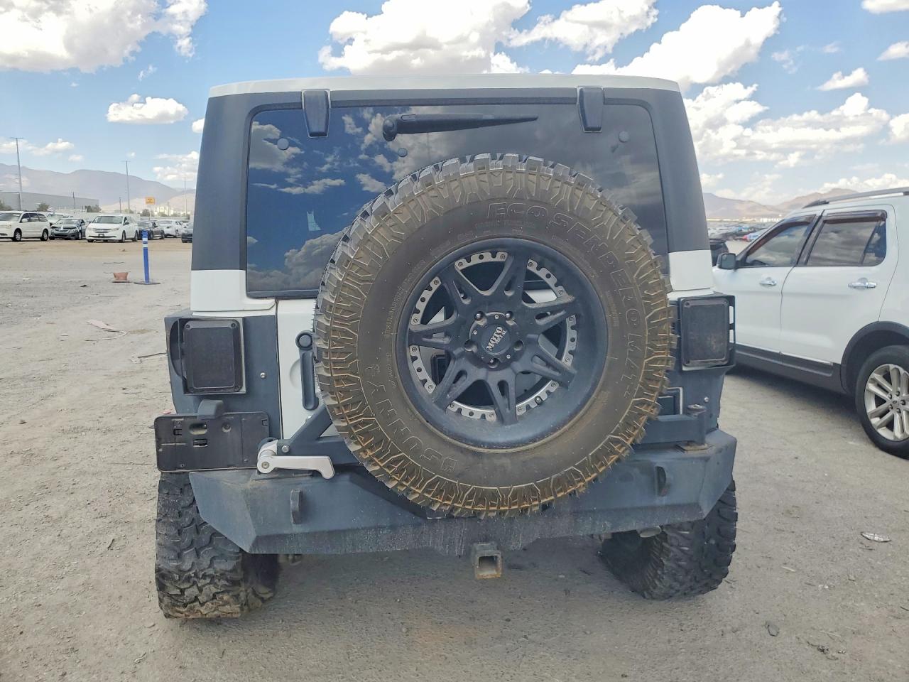 2014 Jeep Wrangler White vin: 1C4BJWEG1EL203323