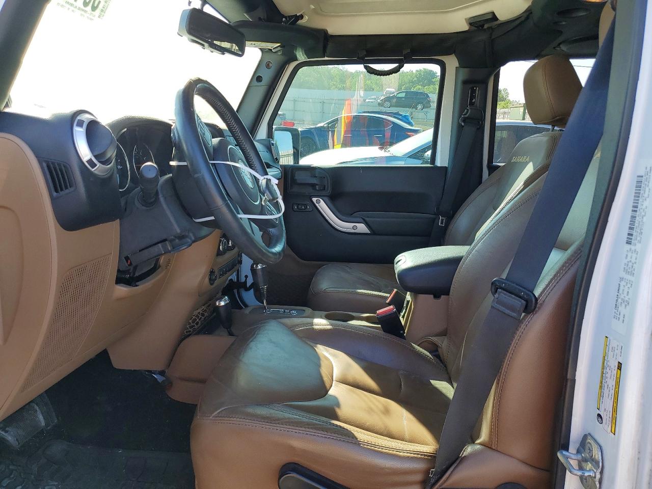 2014 Jeep Wrangler Unlimited Sahara White vin: 1C4BJWEG1EL291063
