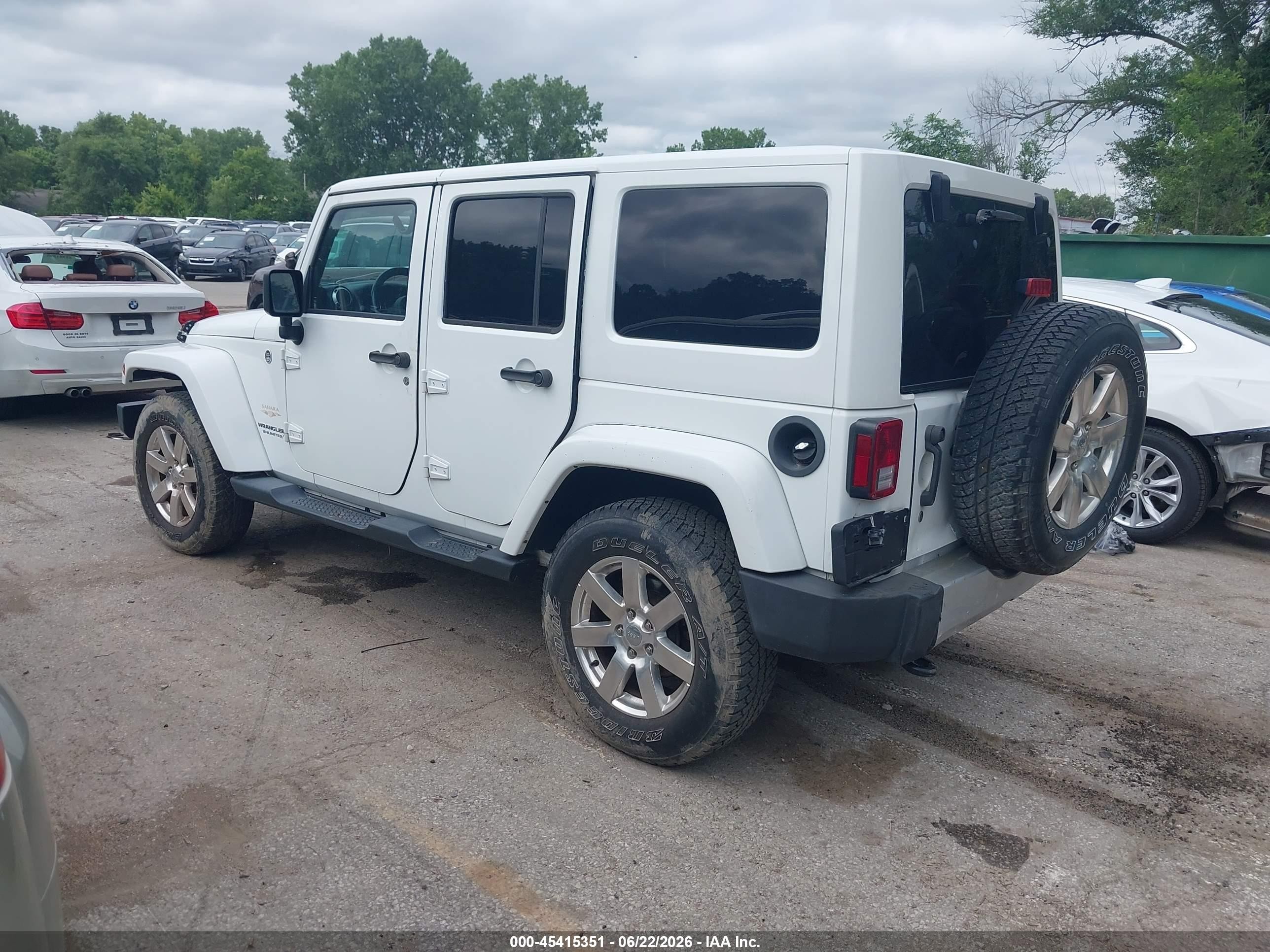2015 Jeep Wrangler Unlimited Sahara White vin: 1C4BJWEG1FL528250