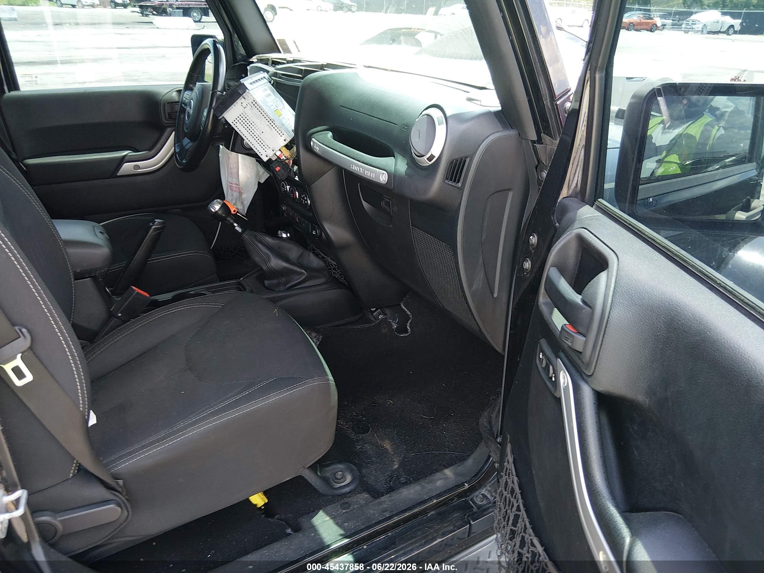 2015 Jeep Wrangler Unlimited Sahara Черный vin: 1C4BJWEG1FL559157