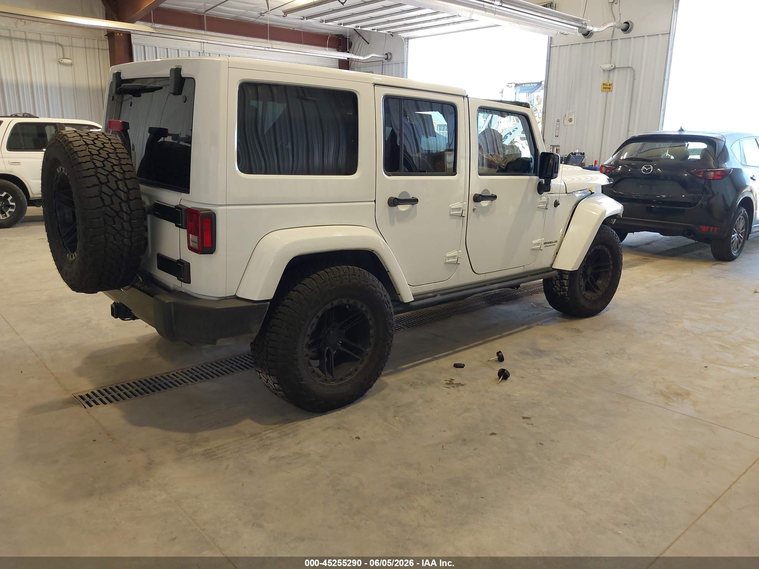 2015 Jeep Wrangler Unlimited Altitude White vin: 1C4BJWEG1FL717089