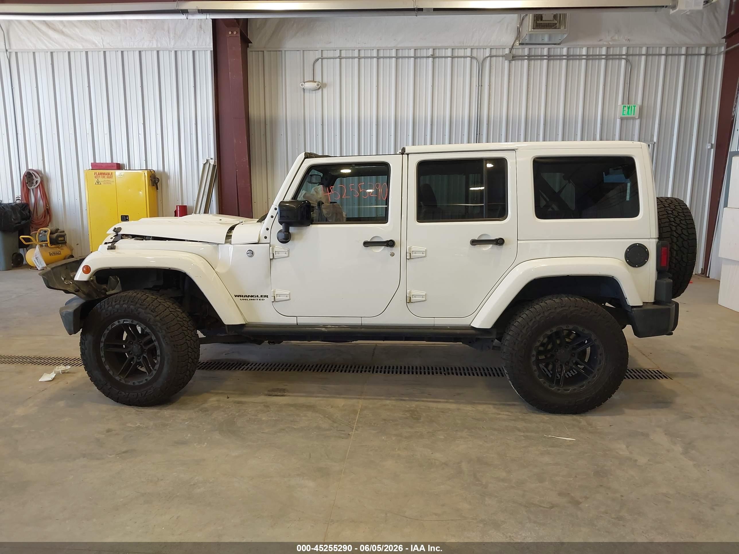 2015 Jeep Wrangler Unlimited Altitude White vin: 1C4BJWEG1FL717089