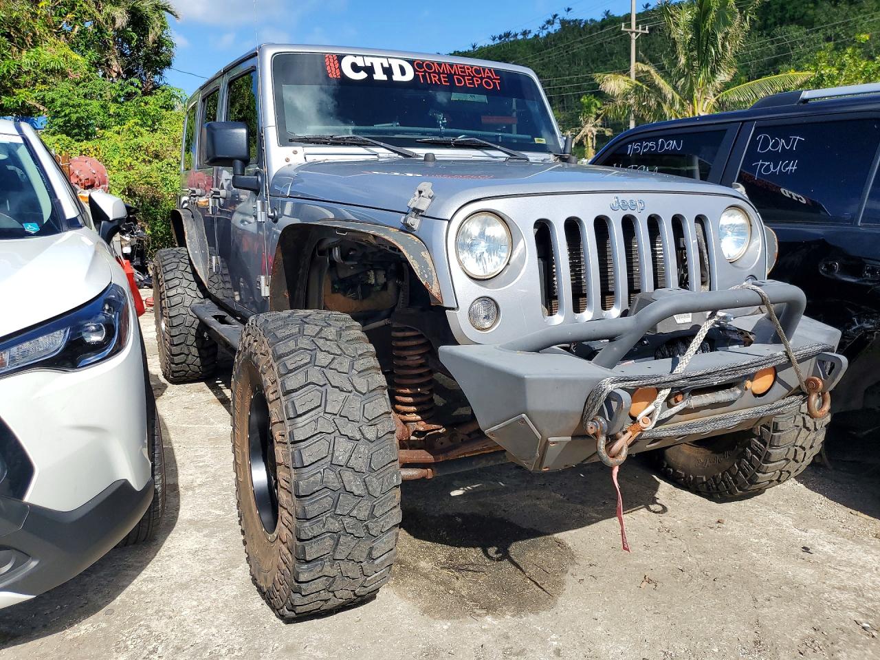 2015 Jeep Wrangler Unlimited Sahara Gray vin: 1C4BJWEG1FL751873