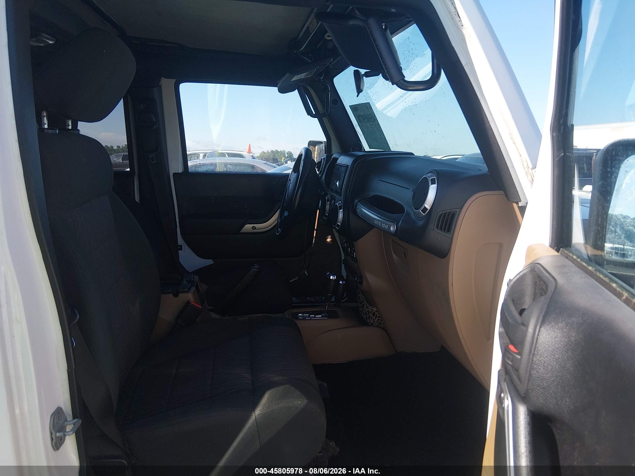 2012 Jeep Wrangler Unlimited Sahara Белый vin: 1C4BJWEG2CL182088
