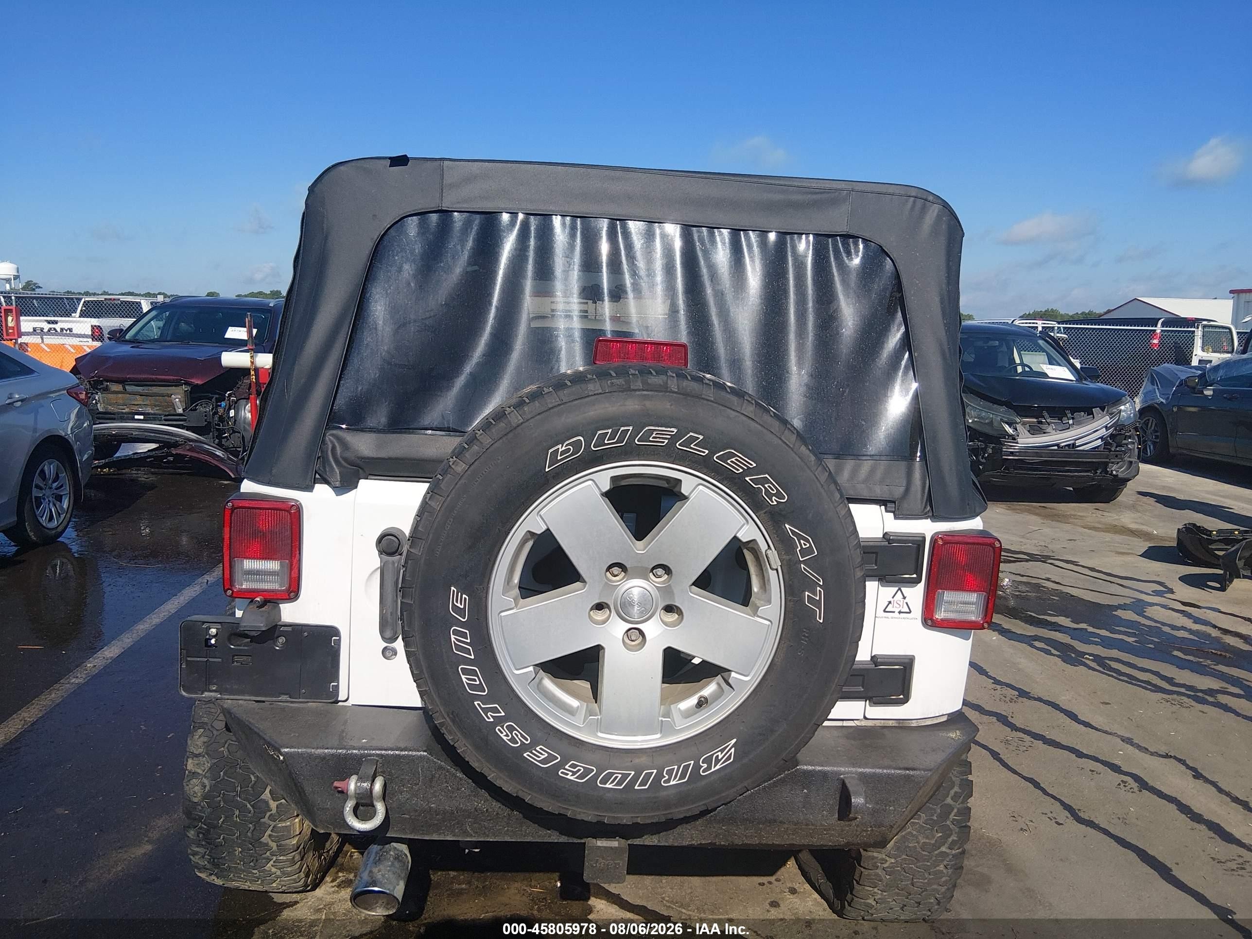 2012 Jeep Wrangler Unlimited Sahara Белый vin: 1C4BJWEG2CL182088