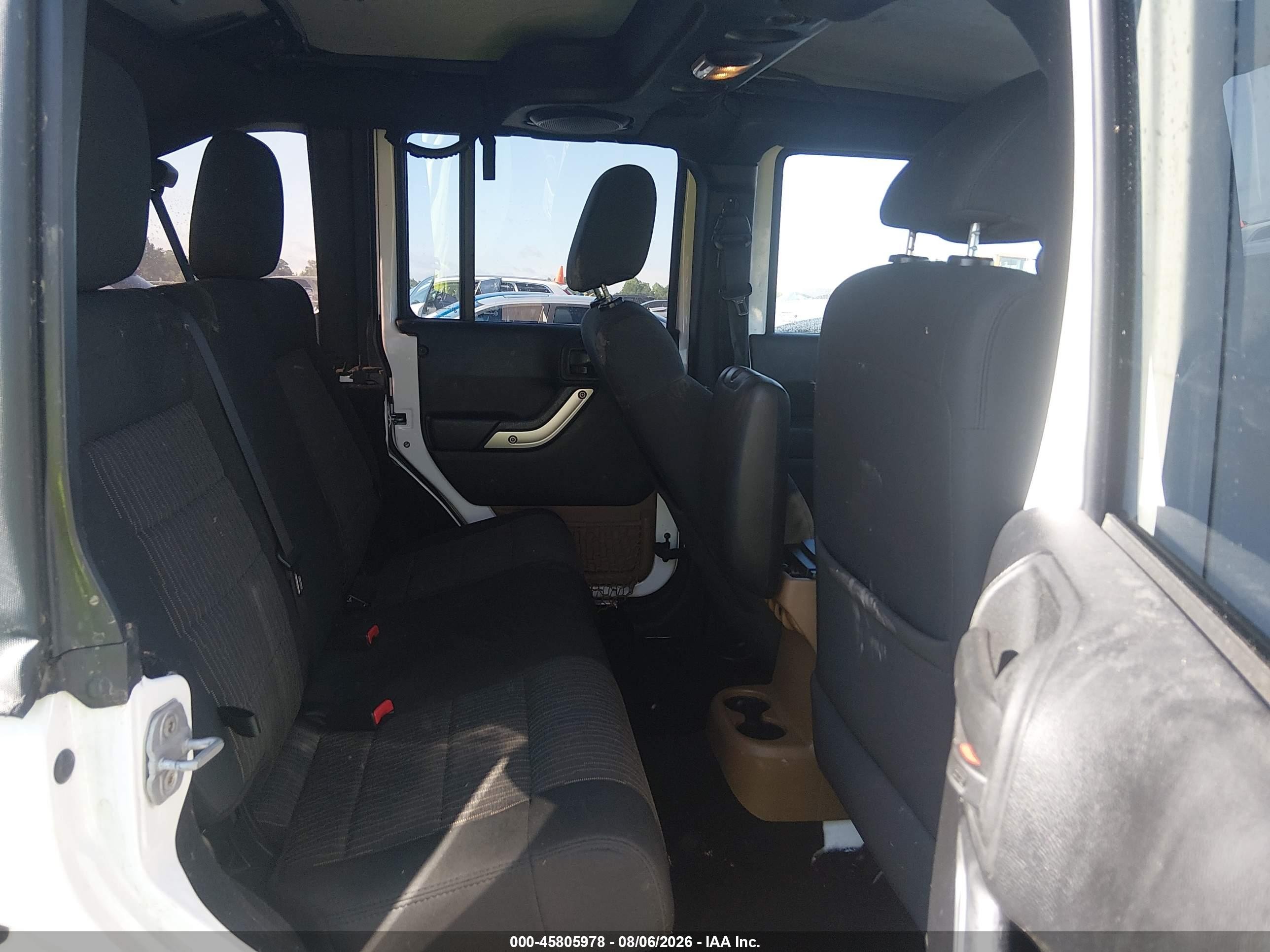 2012 Jeep Wrangler Unlimited Sahara Белый vin: 1C4BJWEG2CL182088