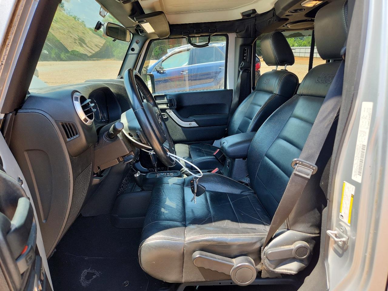 2012 Jeep Wrangler Unlimited Sahara Silver vin: 1C4BJWEG2CL216546