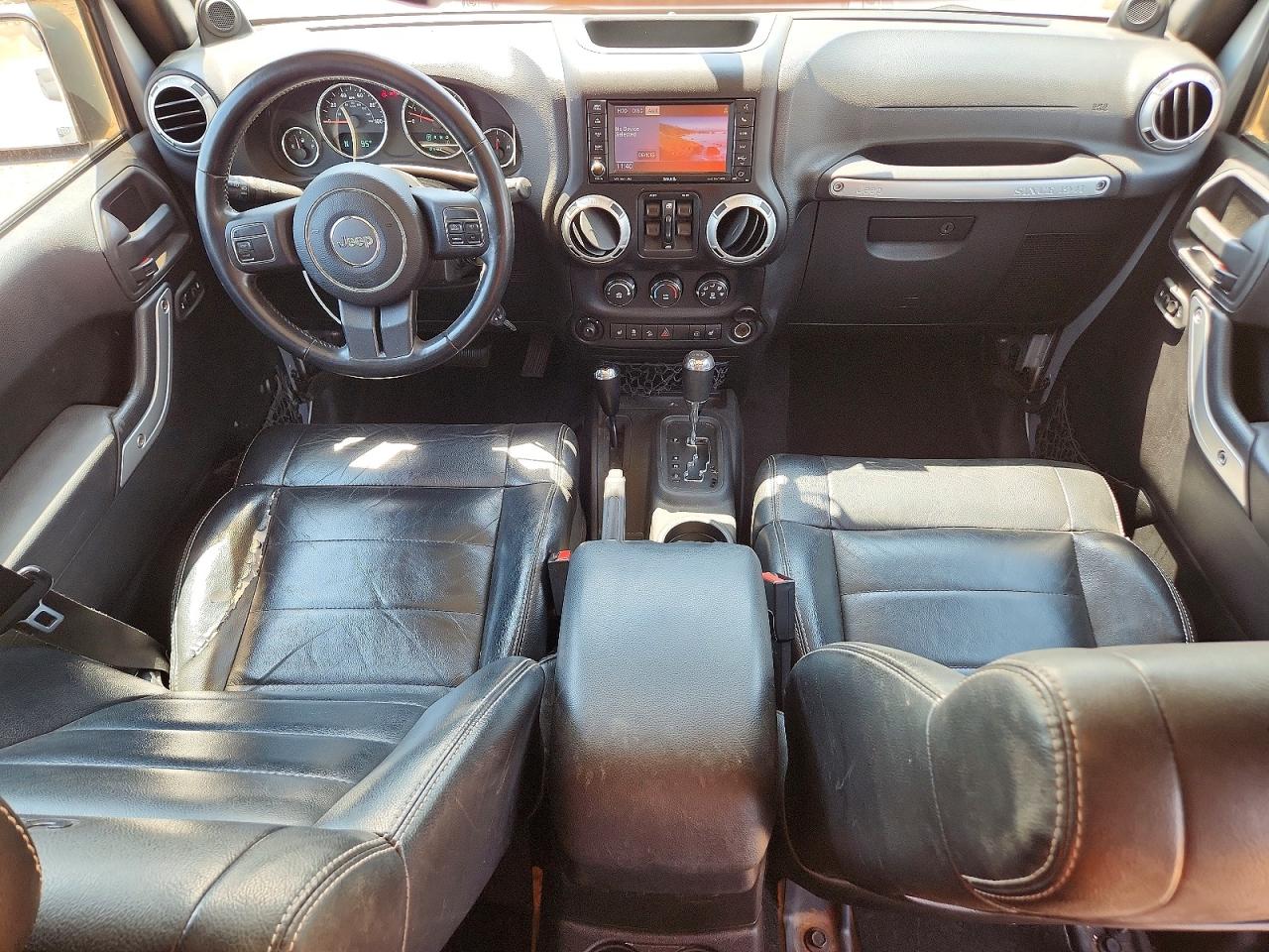 2012 Jeep Wrangler Unlimited Sahara Silver vin: 1C4BJWEG2CL216546