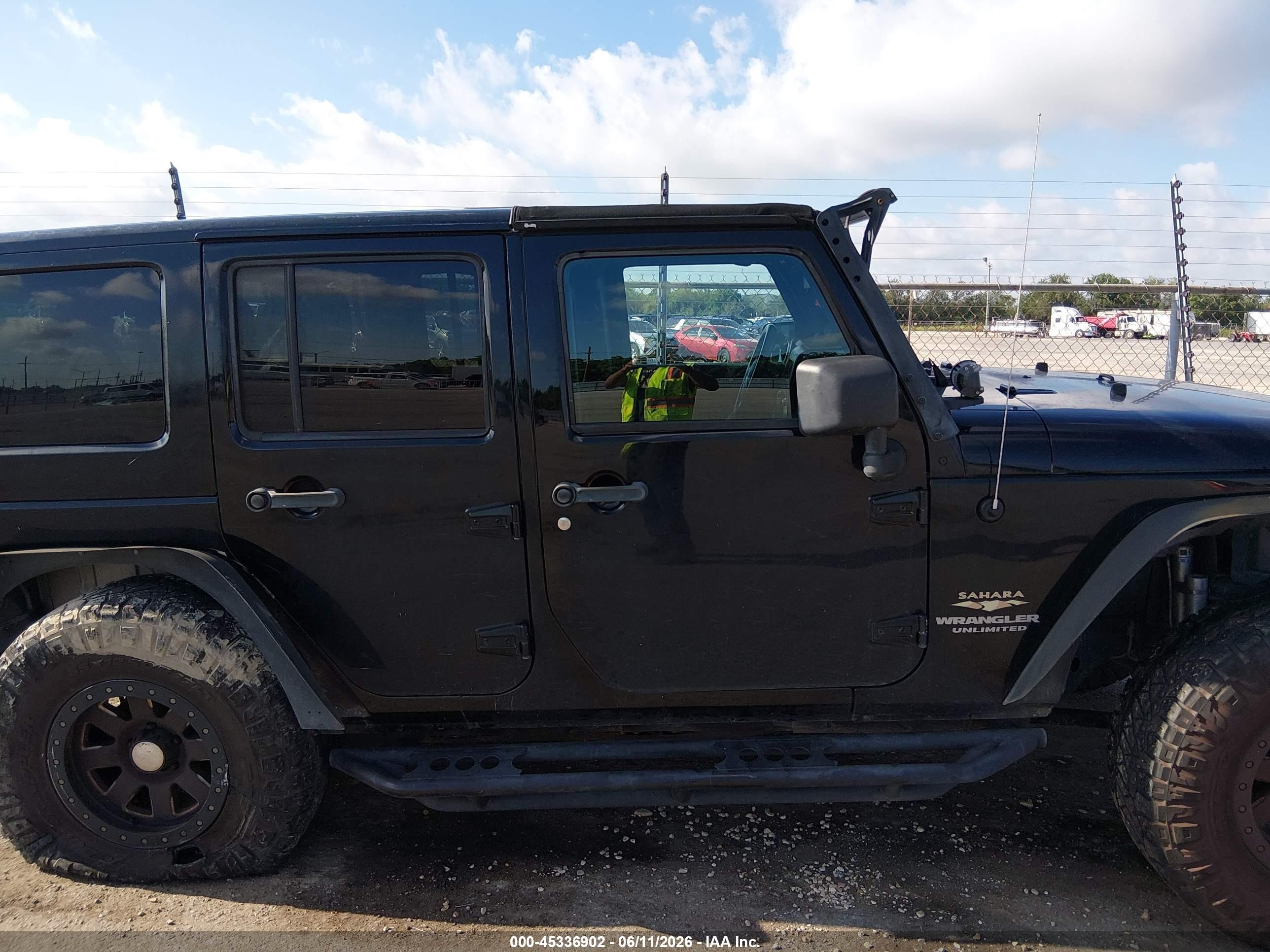 2012 Jeep Wrangler Unlimited Sahara Black vin: 1C4BJWEG2CL227935