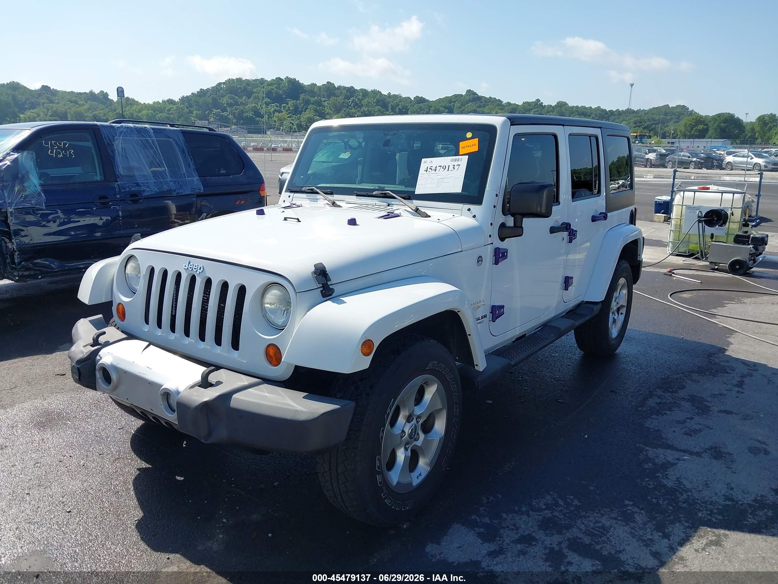 2013 Jeep Wrangler Unlimited Sahara White vin: 1C4BJWEG2DL542087