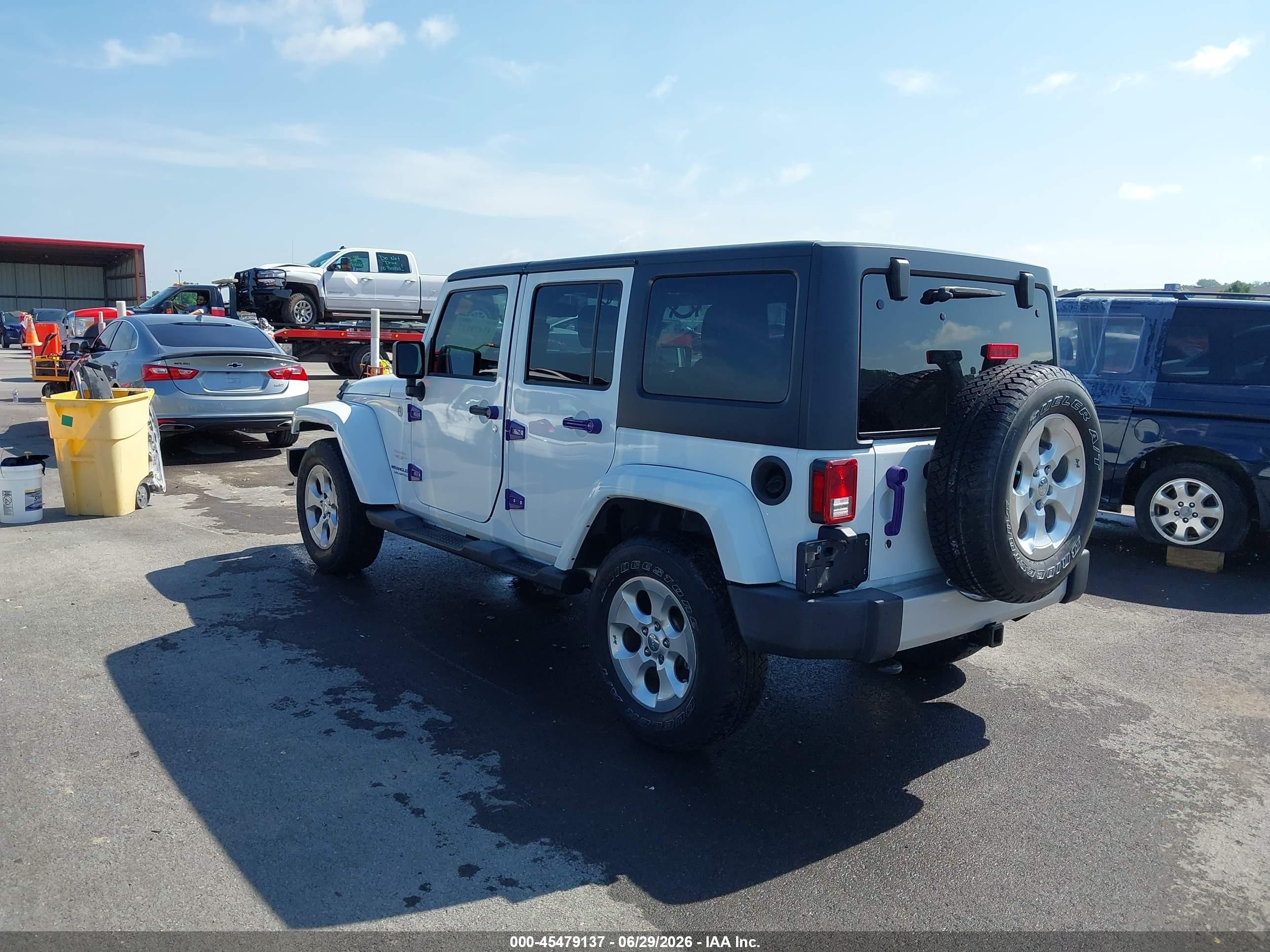 2013 Jeep Wrangler Unlimited Sahara White vin: 1C4BJWEG2DL542087