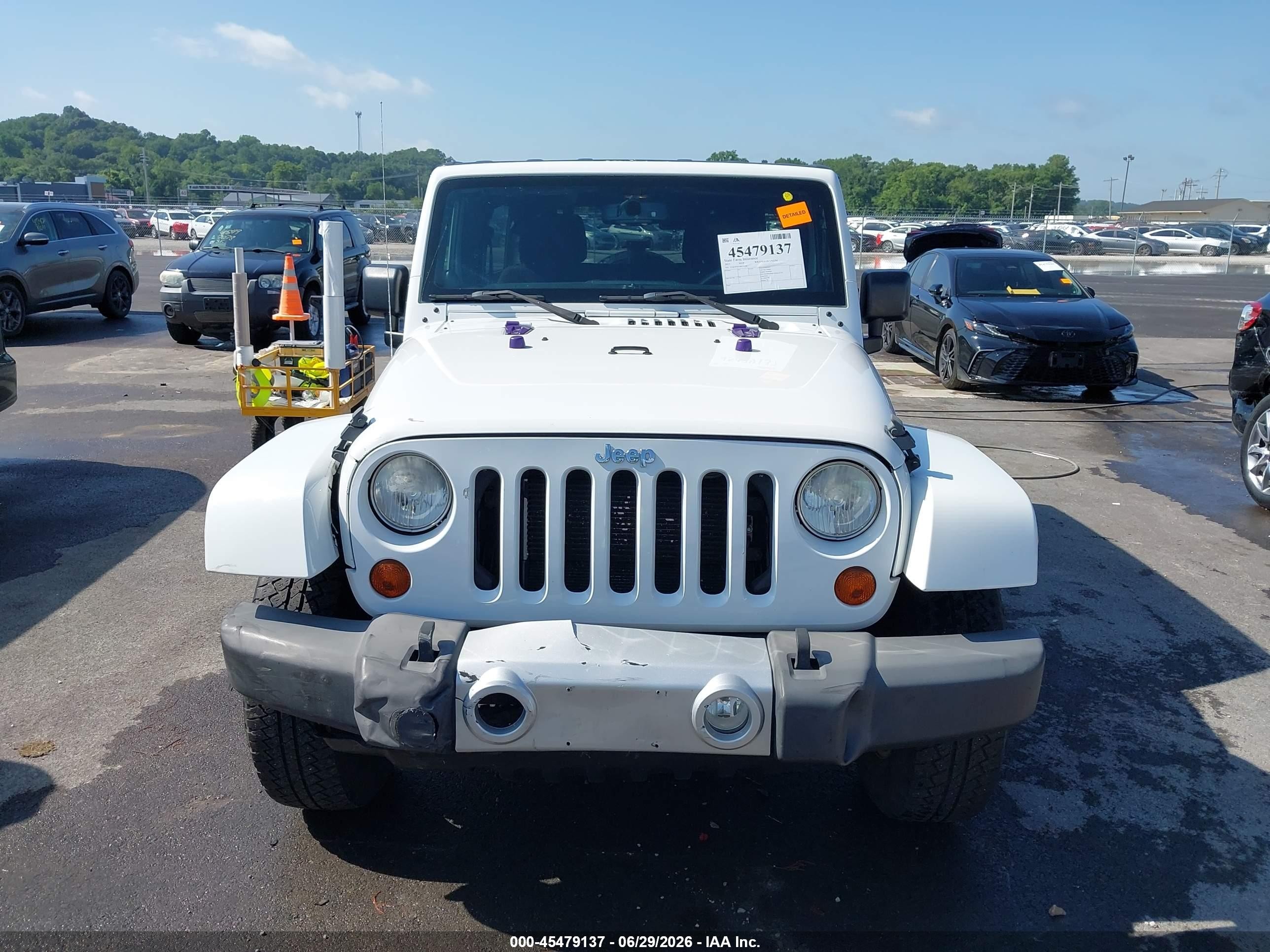 2013 Jeep Wrangler Unlimited Sahara White vin: 1C4BJWEG2DL542087
