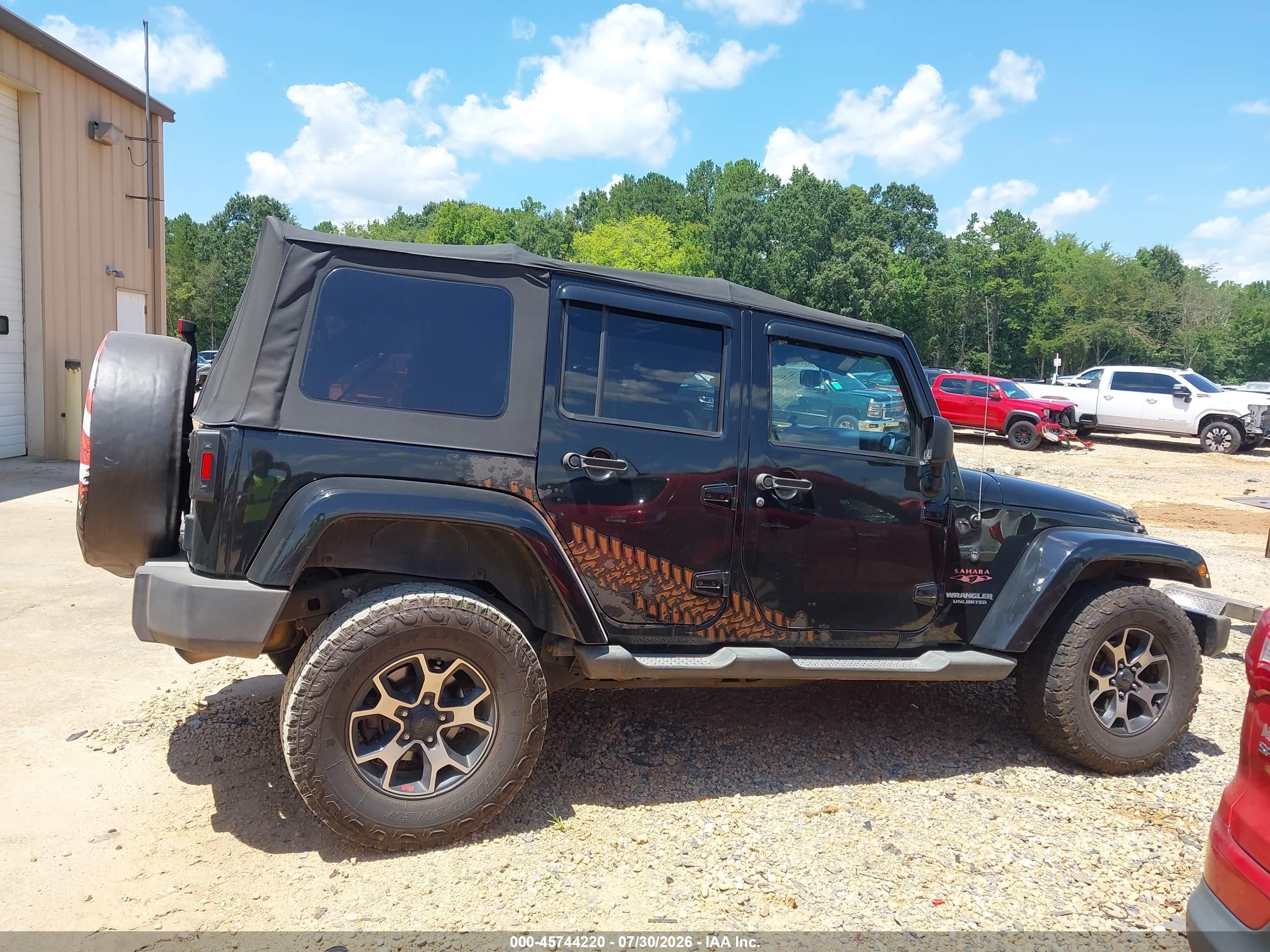 2013 Jeep Wrangler Unlimited Sahara Black vin: 1C4BJWEG2DL569984