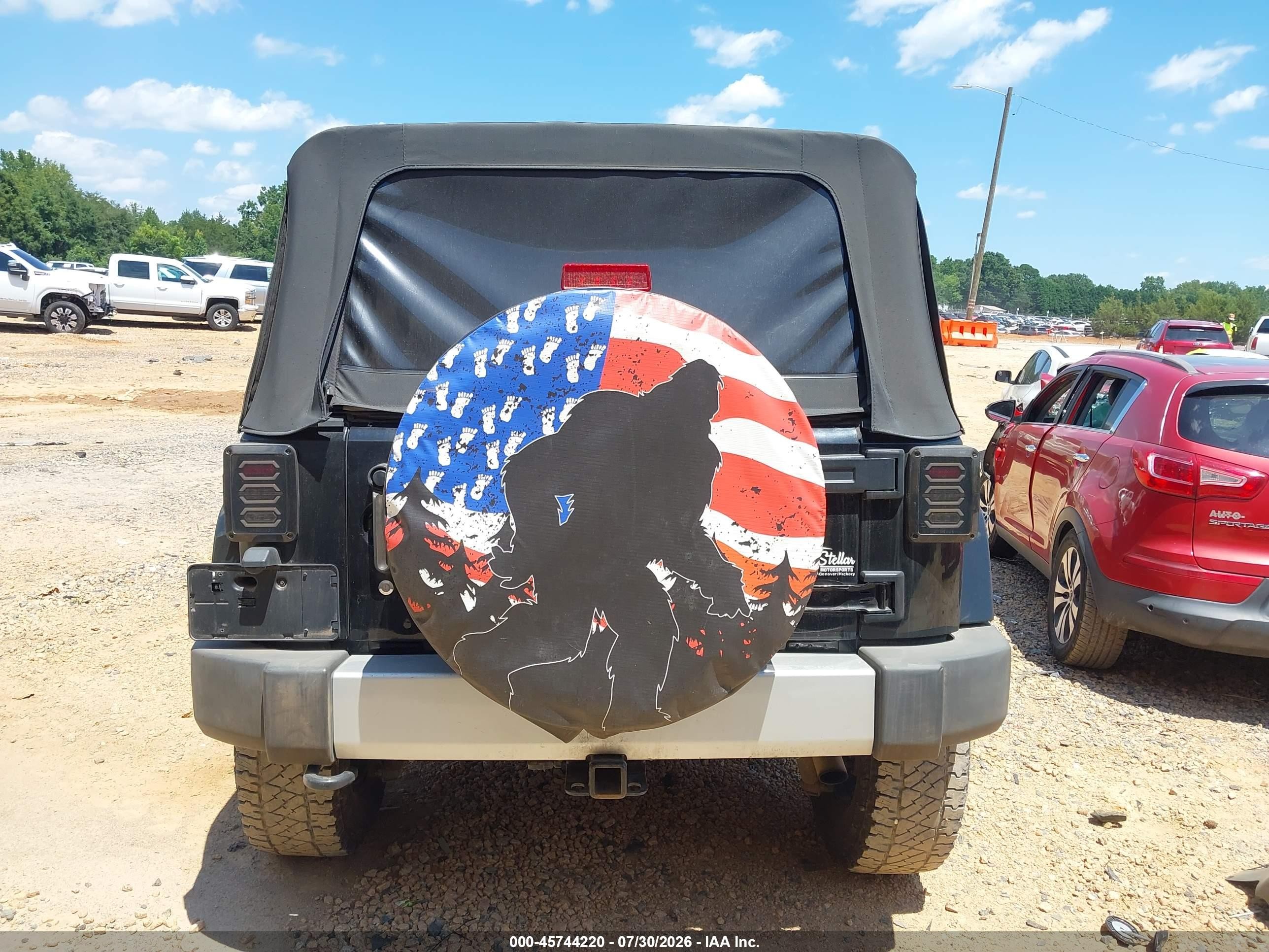 2013 Jeep Wrangler Unlimited Sahara Black vin: 1C4BJWEG2DL569984