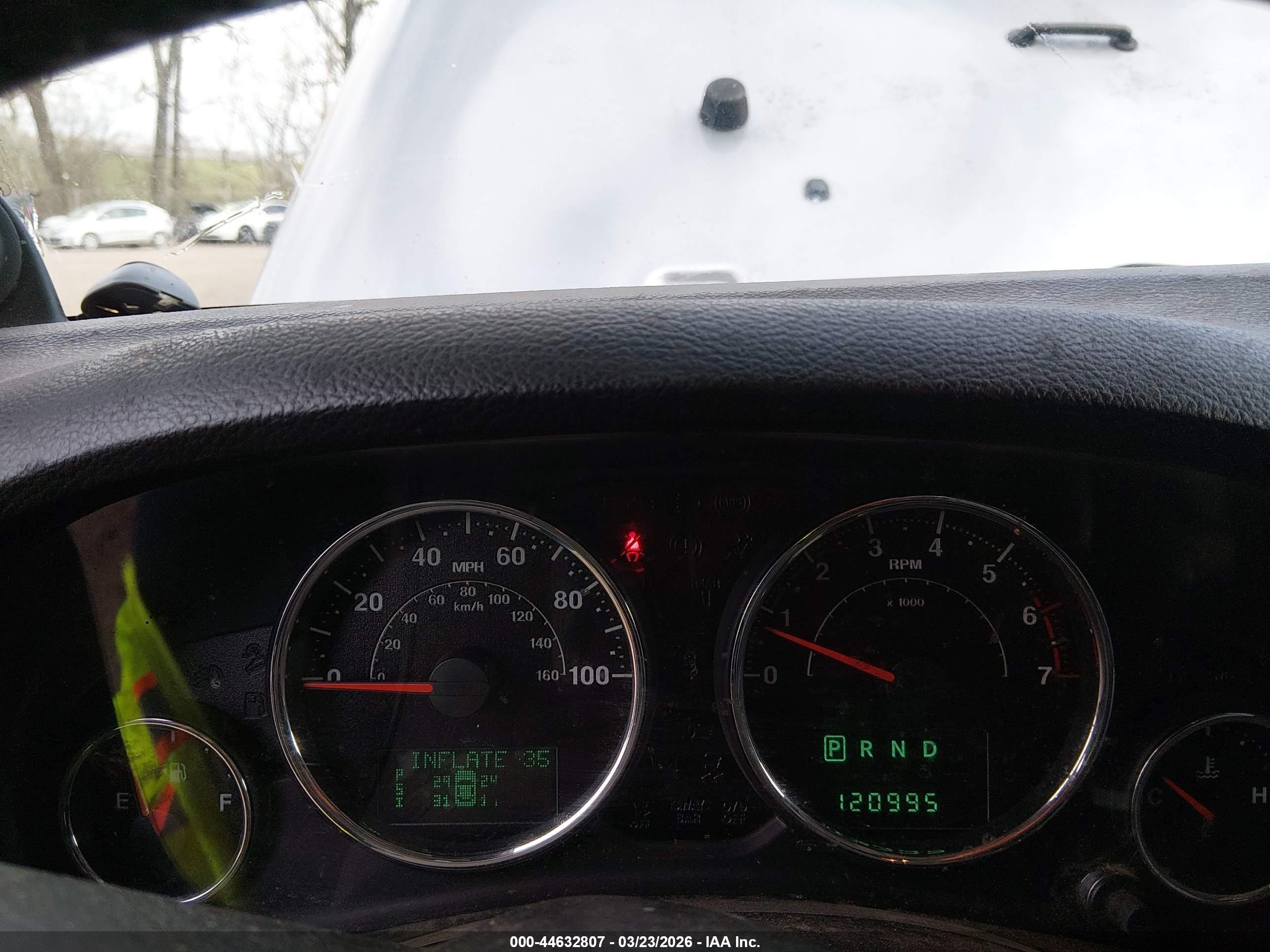 2013 Jeep Wrangler Unlimited Sahara Silver vin: 1C4BJWEG2DL665940