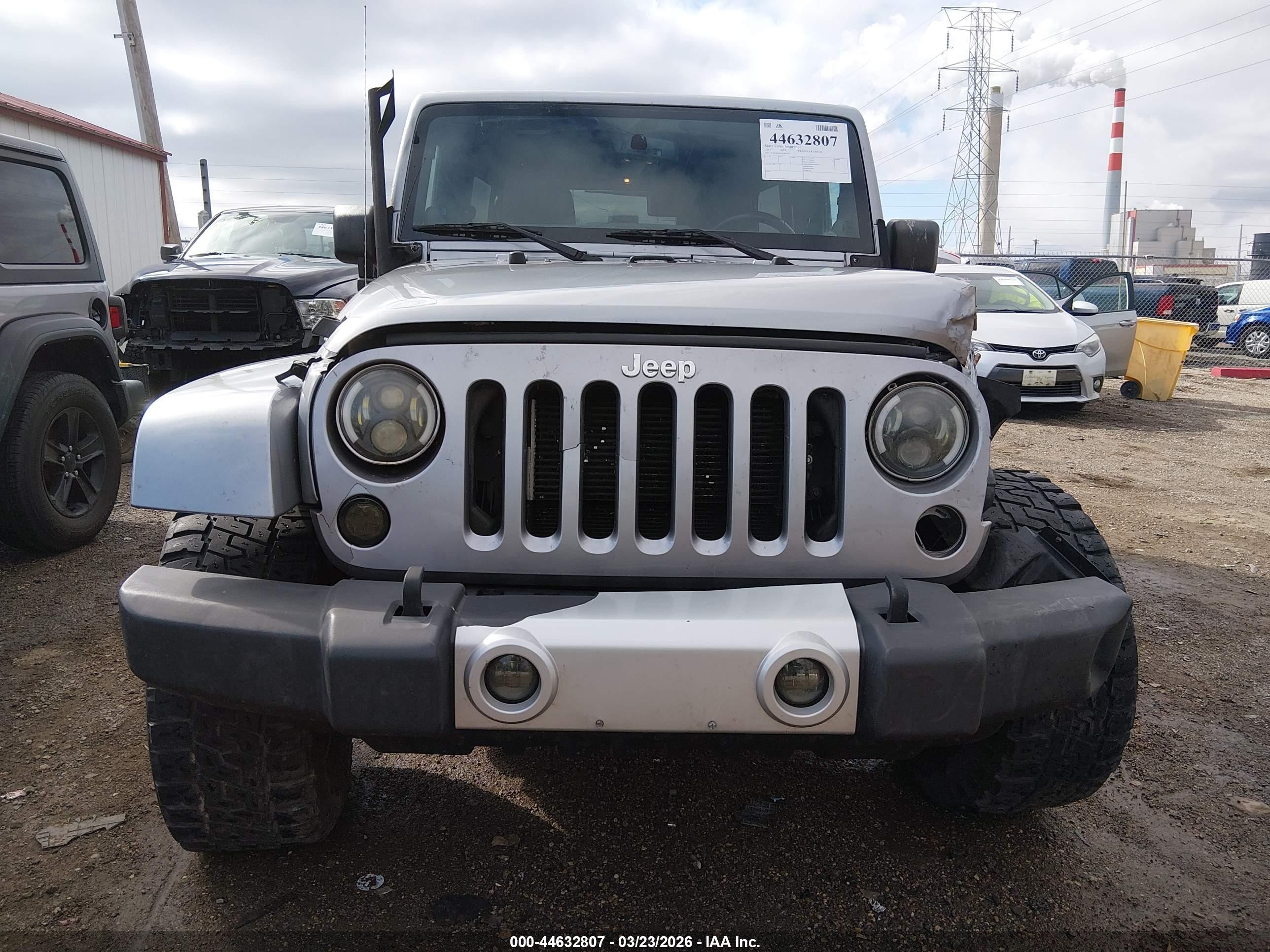 2013 Jeep Wrangler Unlimited Sahara Silver vin: 1C4BJWEG2DL665940