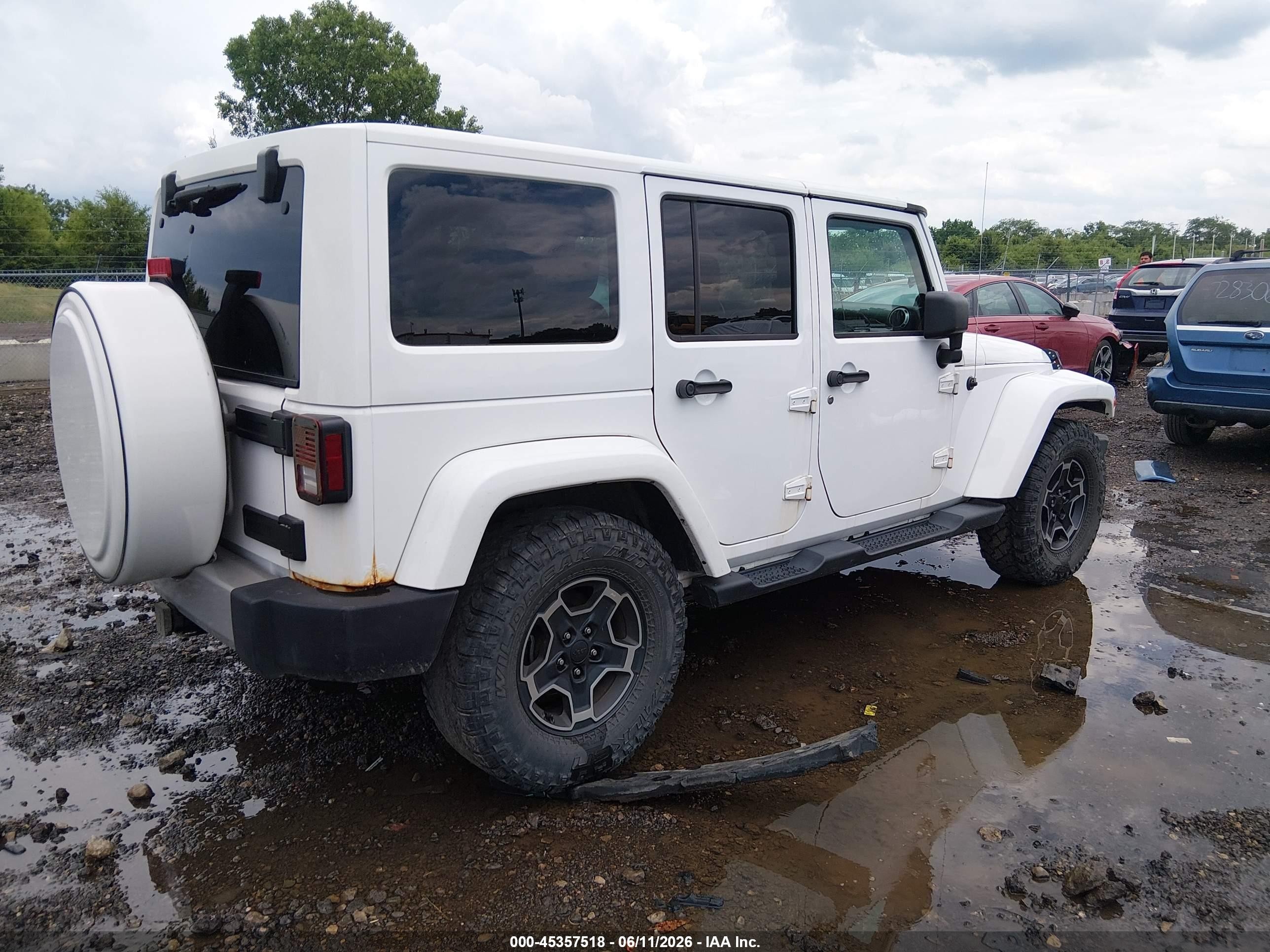 2014 Jeep Wrangler Unlimited Sahara White vin: 1C4BJWEG2EL122167