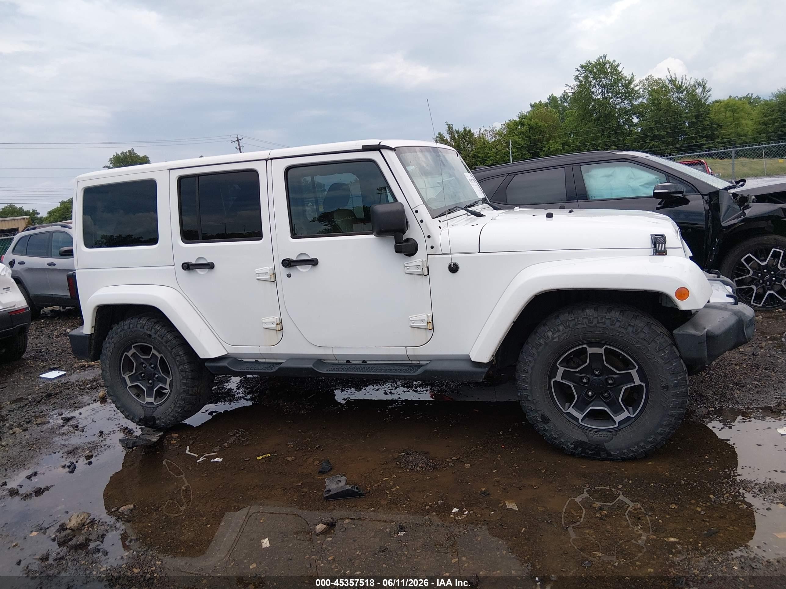 2014 Jeep Wrangler Unlimited Sahara White vin: 1C4BJWEG2EL122167