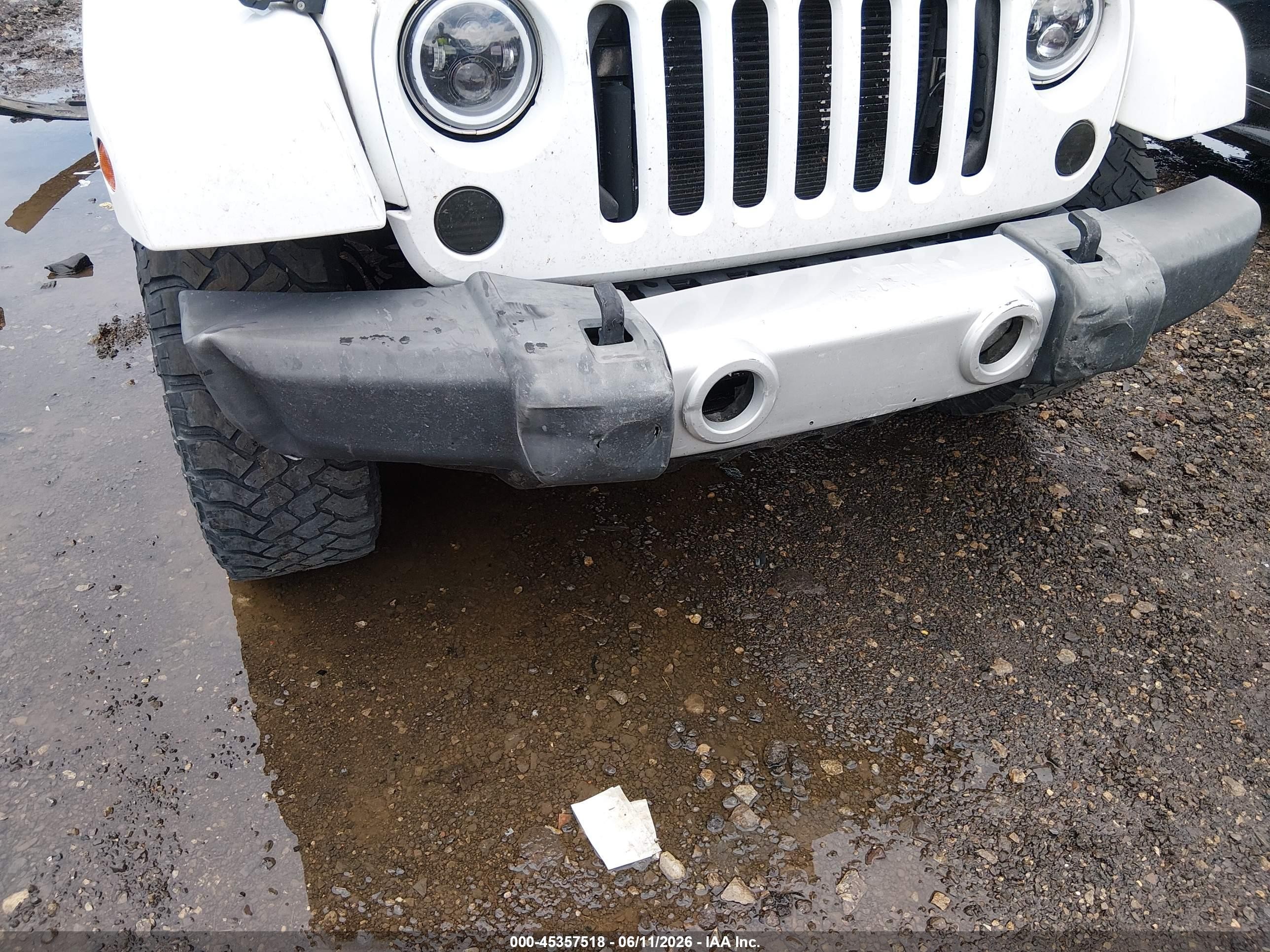 2014 Jeep Wrangler Unlimited Sahara White vin: 1C4BJWEG2EL122167