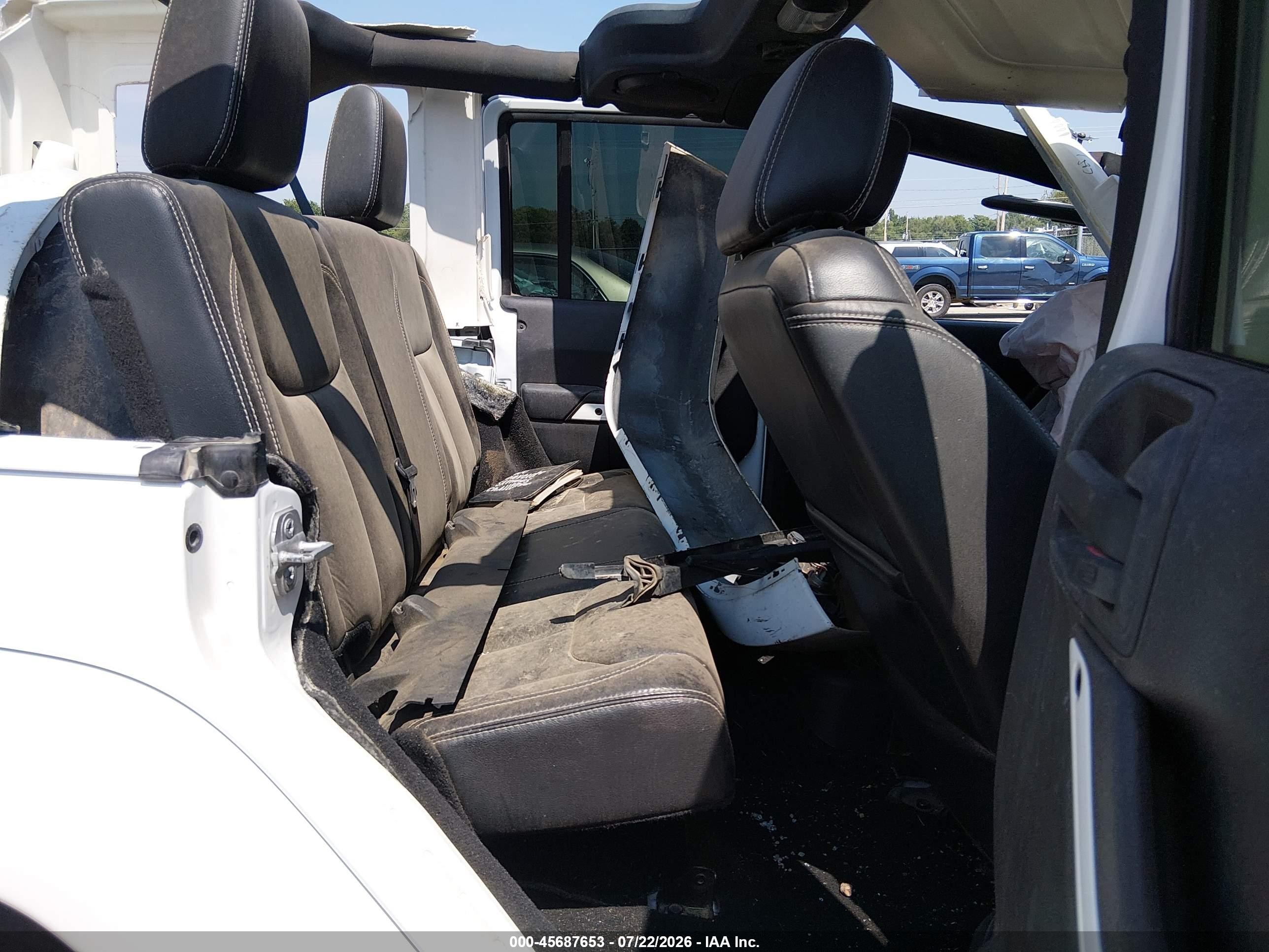 2014 Jeep Wrangler Unlimited Polar Edition White vin: 1C4BJWEG2EL219532