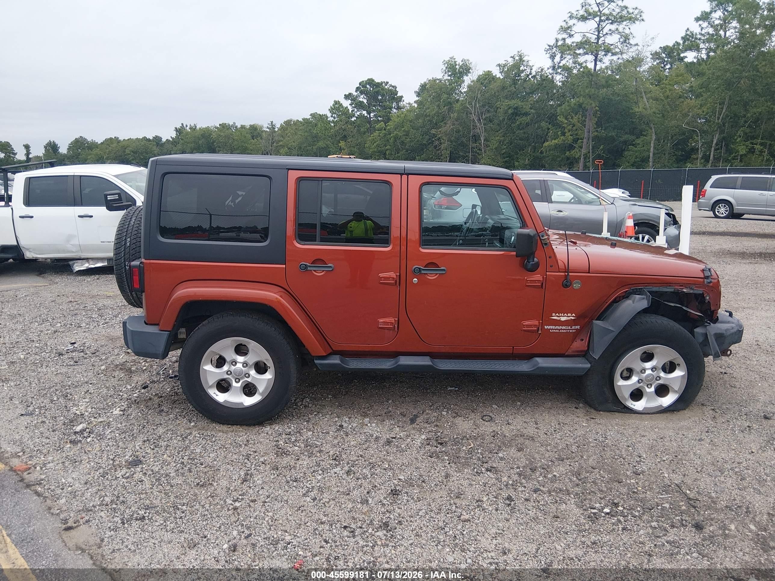 2014 Jeep Wrangler Unlimited Sahara Orange vin: 1C4BJWEG2EL222205