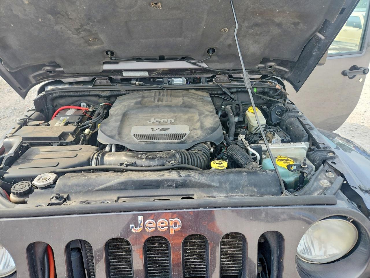 2014 Jeep Wrangler Unlimited Sahara Серый vin: 1C4BJWEG2EL258623