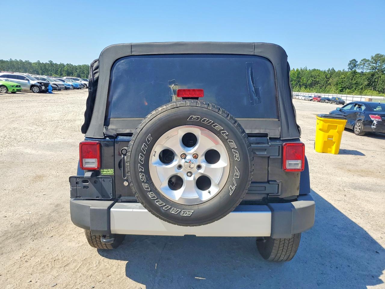 2015 Jeep Wrangler Unlimited Sahara Black vin: 1C4BJWEG2FL560950