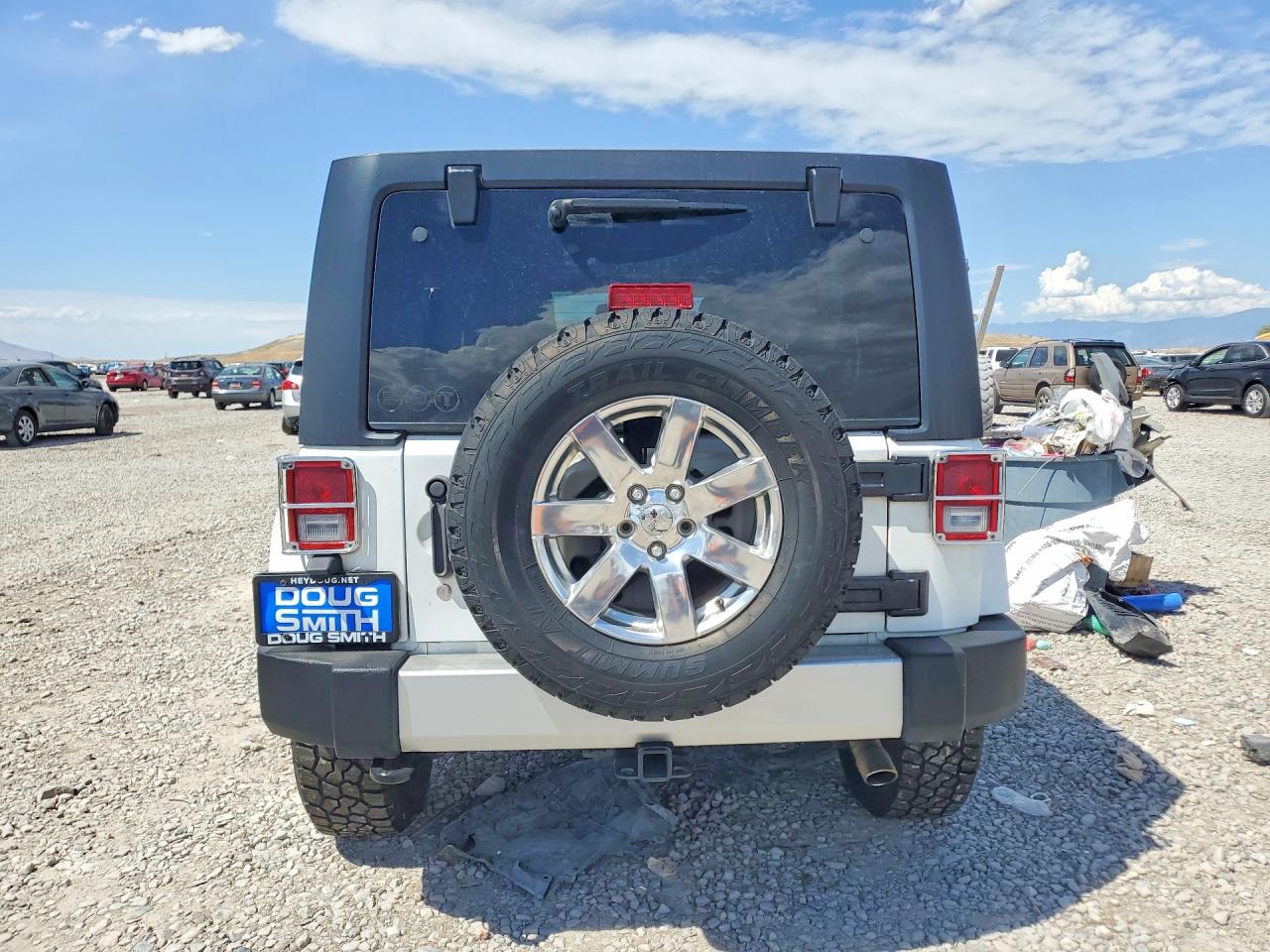 2015 Jeep Wrangler Unlimited Sahara White vin: 1C4BJWEG2FL594418