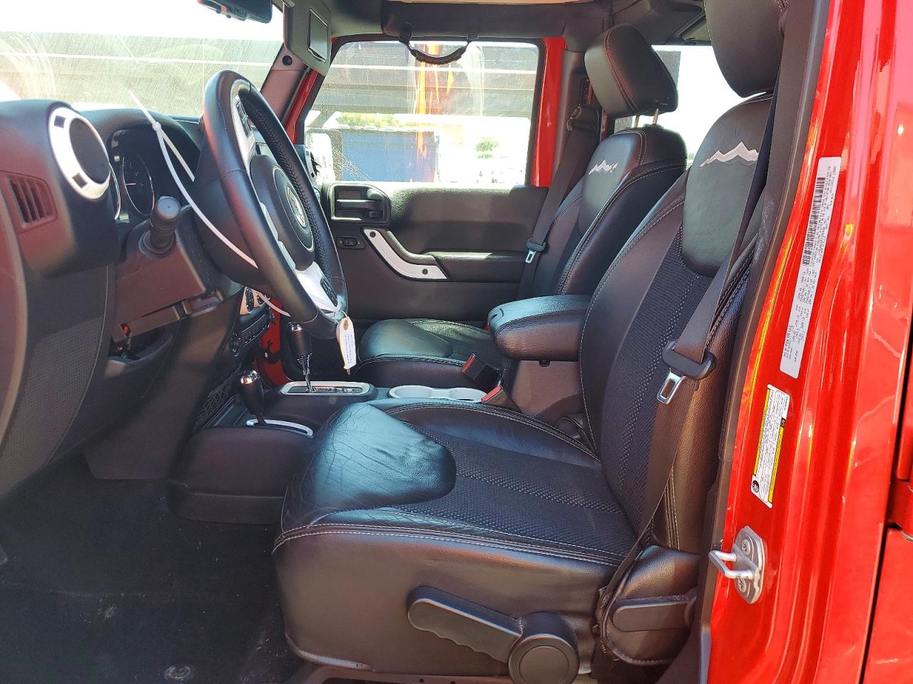 2015 Jeep Wrangler Unlimited Sahara Red vin: 1C4BJWEG2FL600458