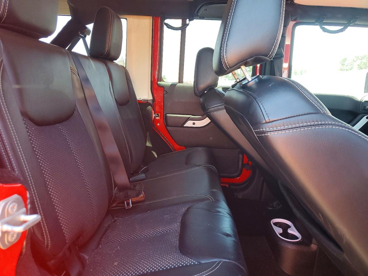2015 Jeep Wrangler Unlimited Sahara Red vin: 1C4BJWEG2FL600458
